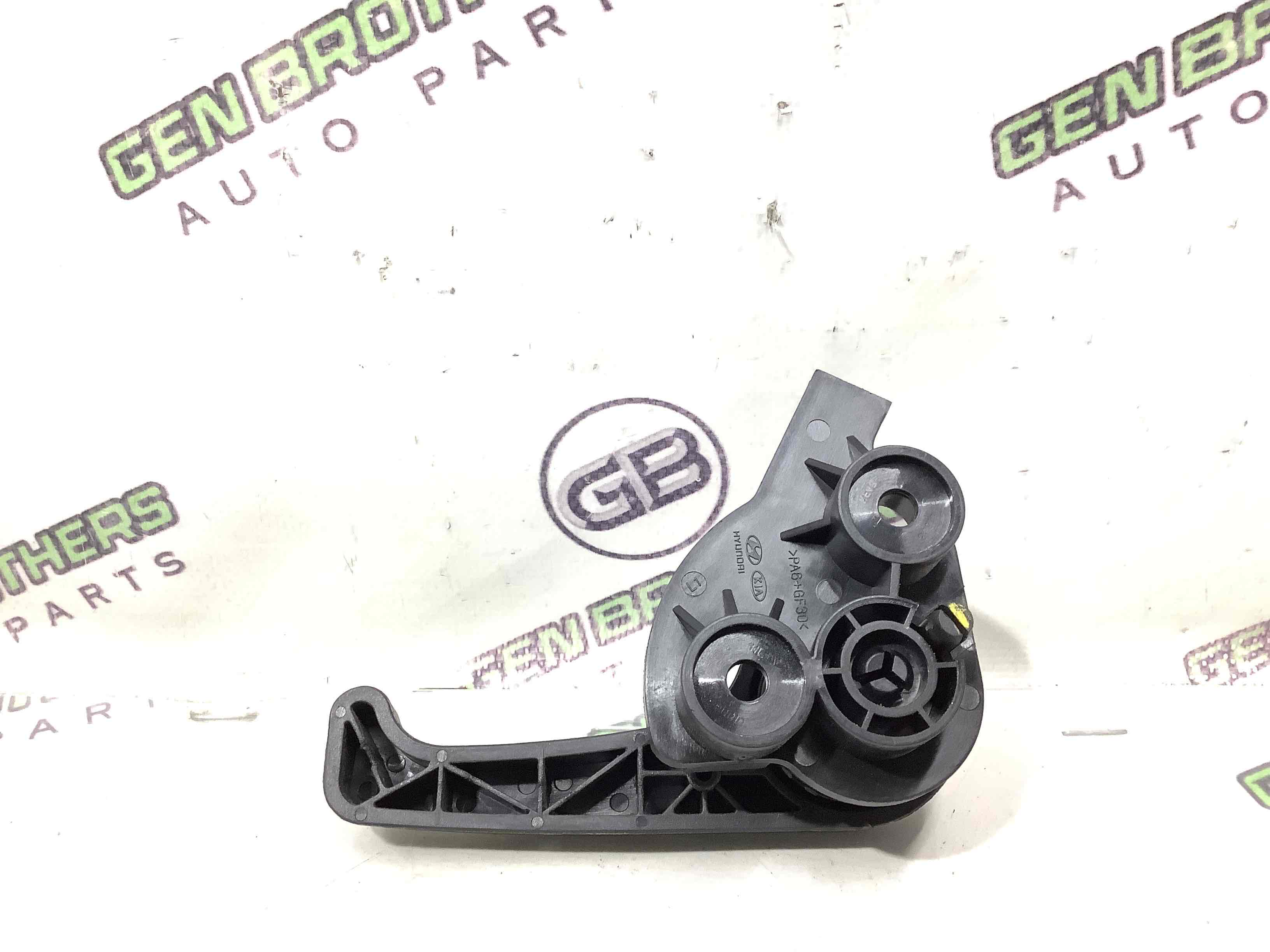 Ручка открывания капота