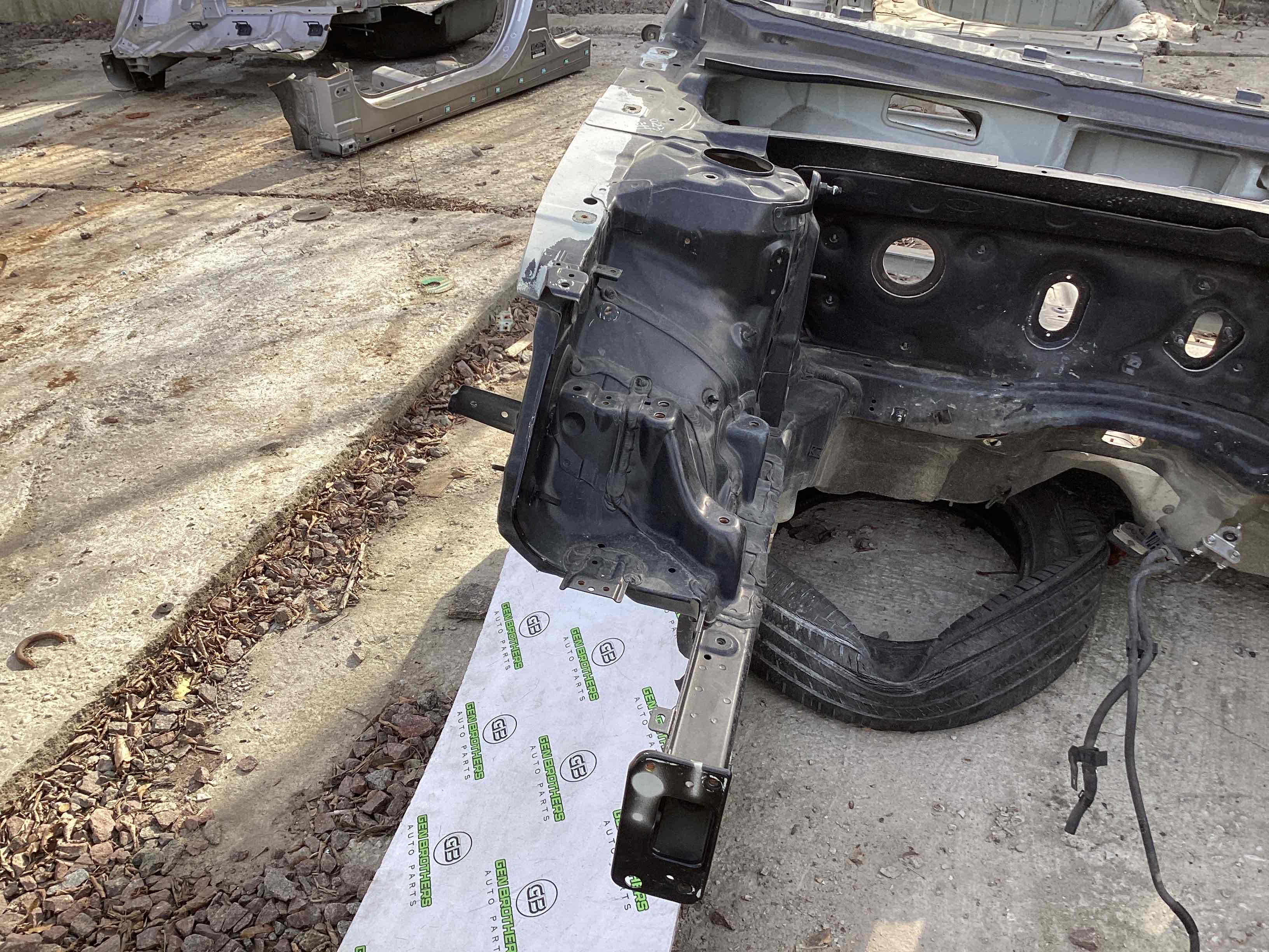 Четверть передняя правая