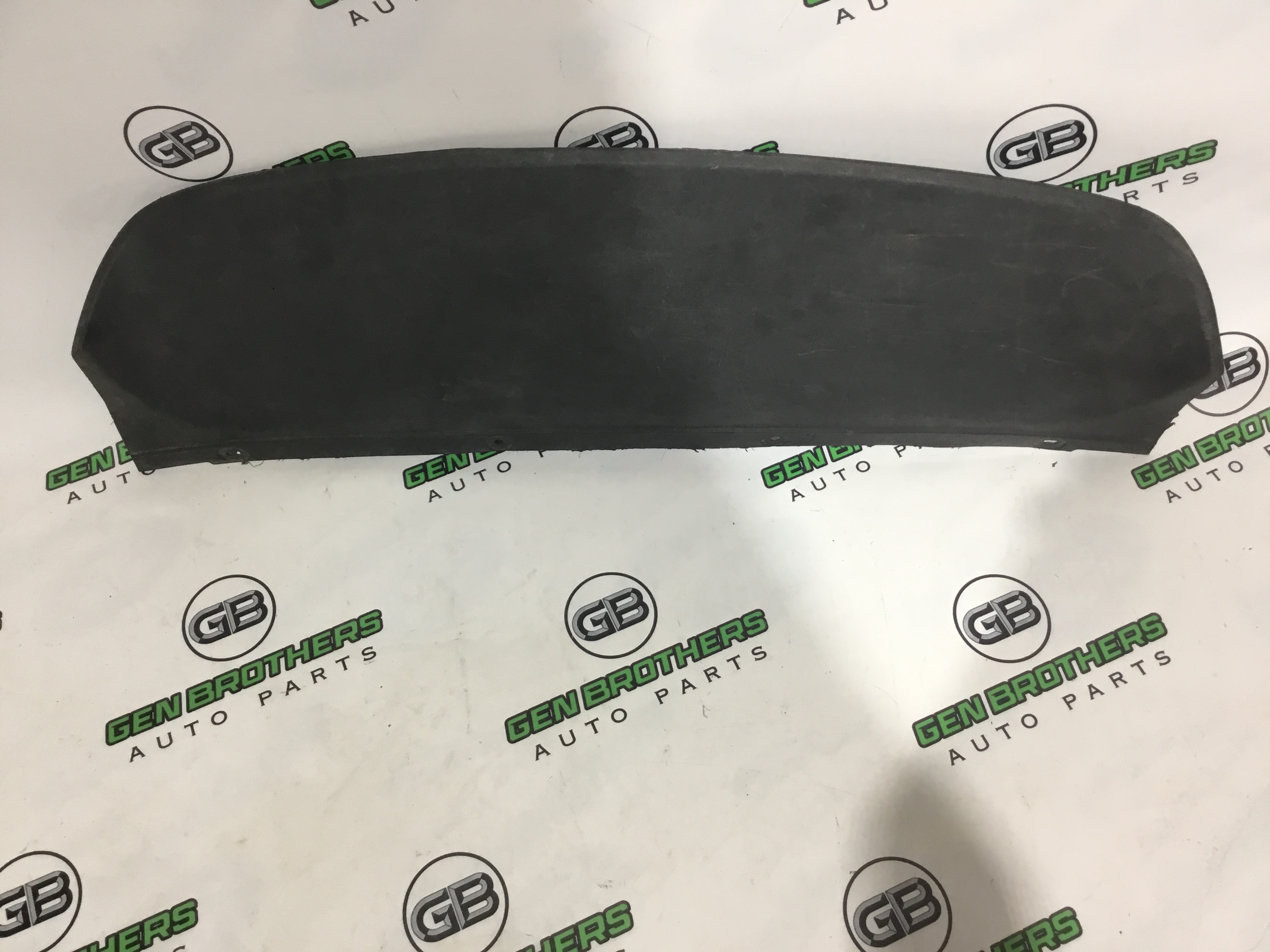 Бампер задній