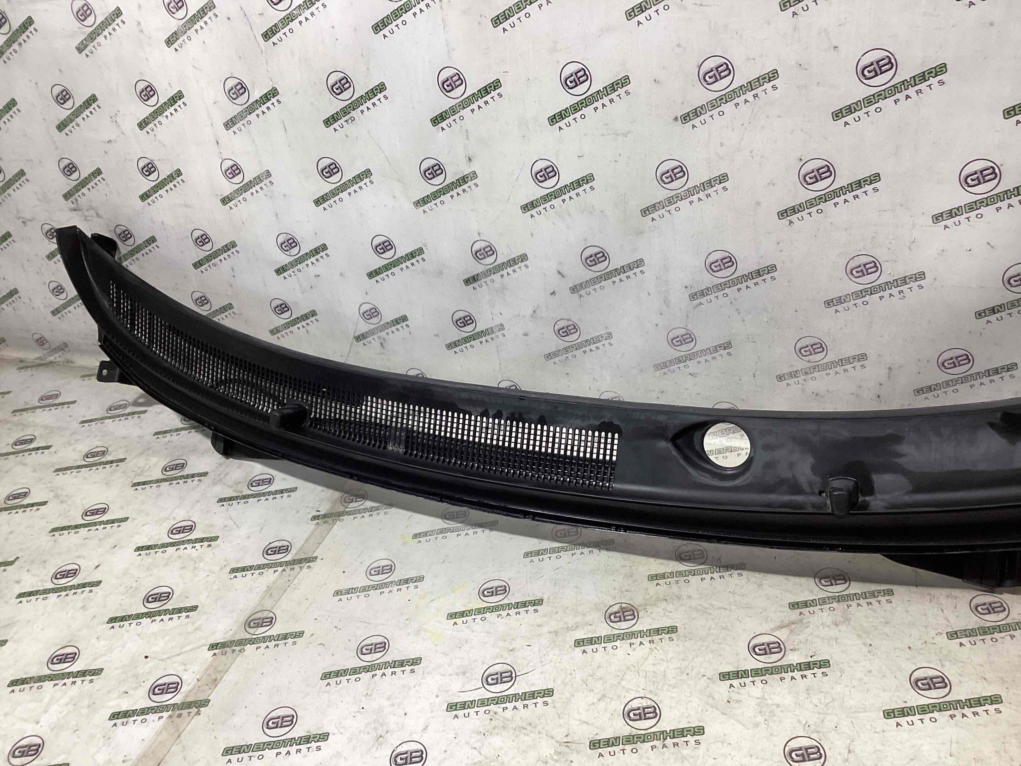 Жабо трапеції двірників, кріплення жабо