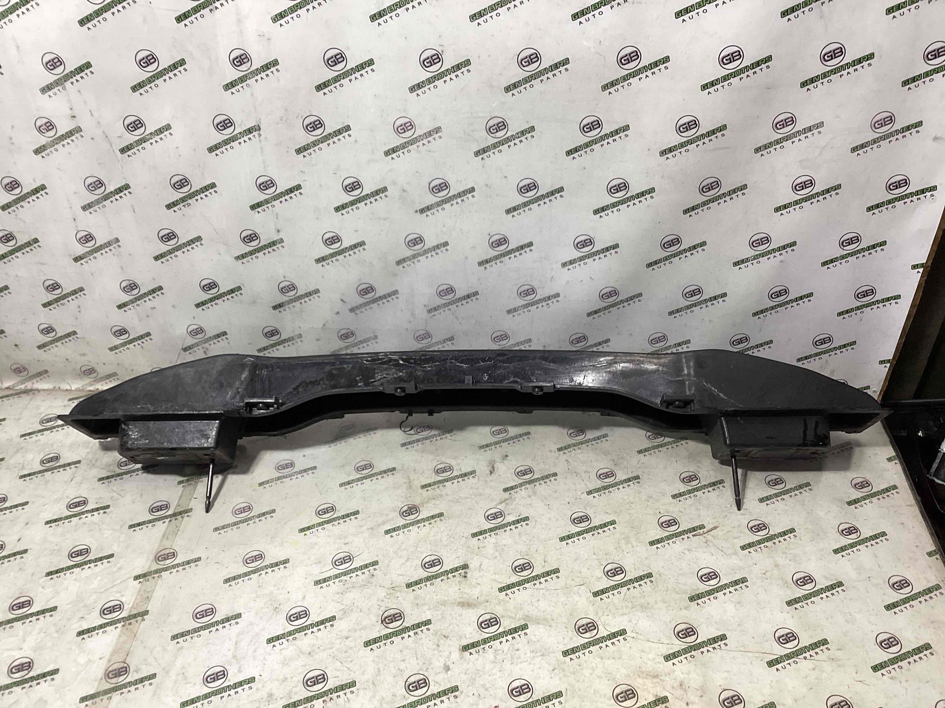 Підсилювач бампера заднього