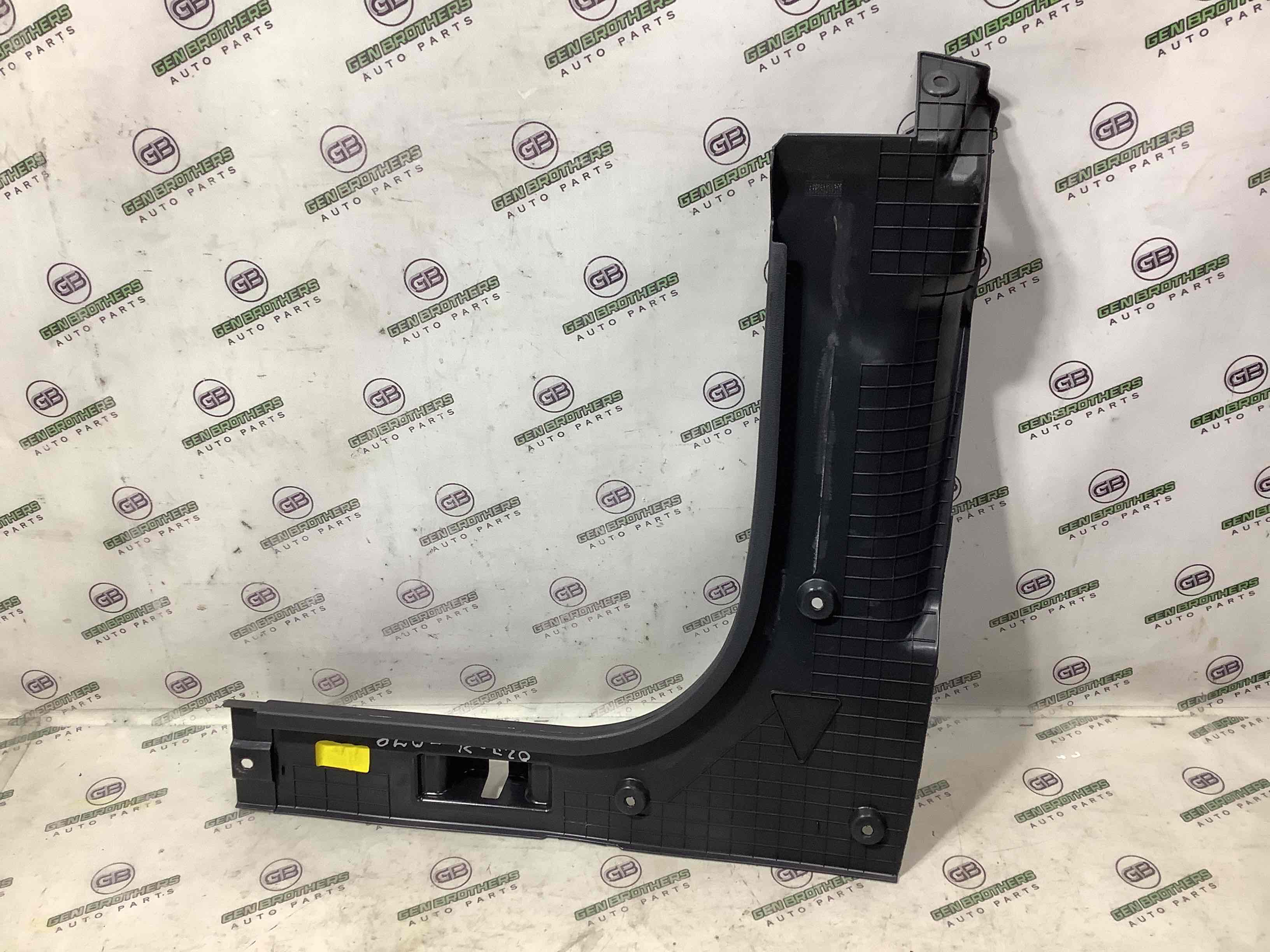 Елементи оздоблення багажника