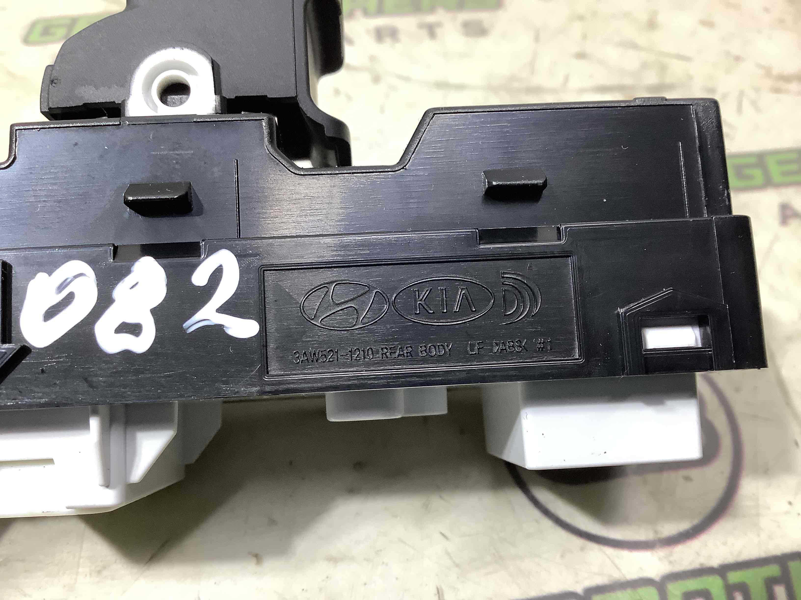 Кнопки керування склопідйомниками