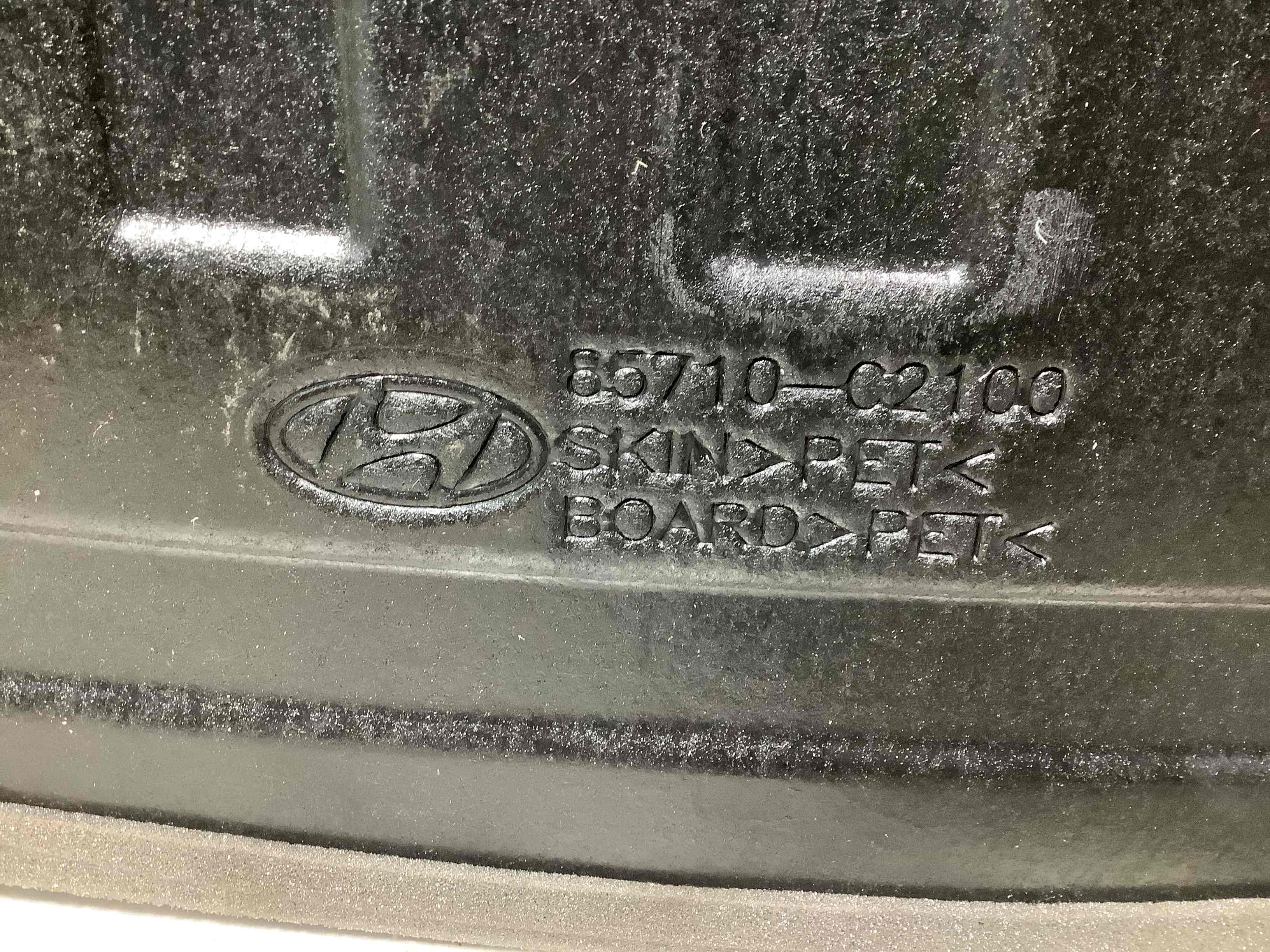 Підлогове покриття багажника, полиця багажника