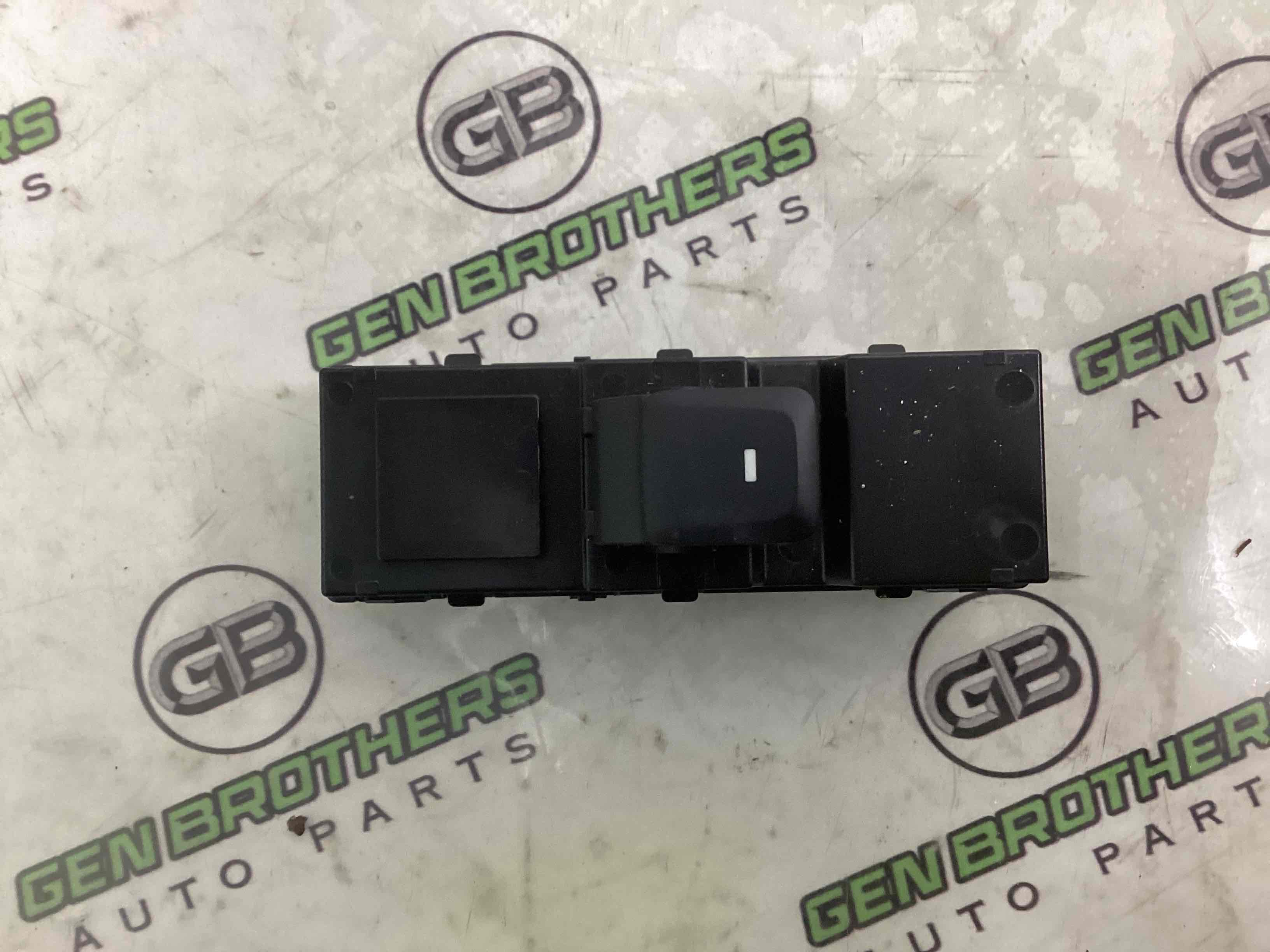 Кнопки керування склопідйомниками