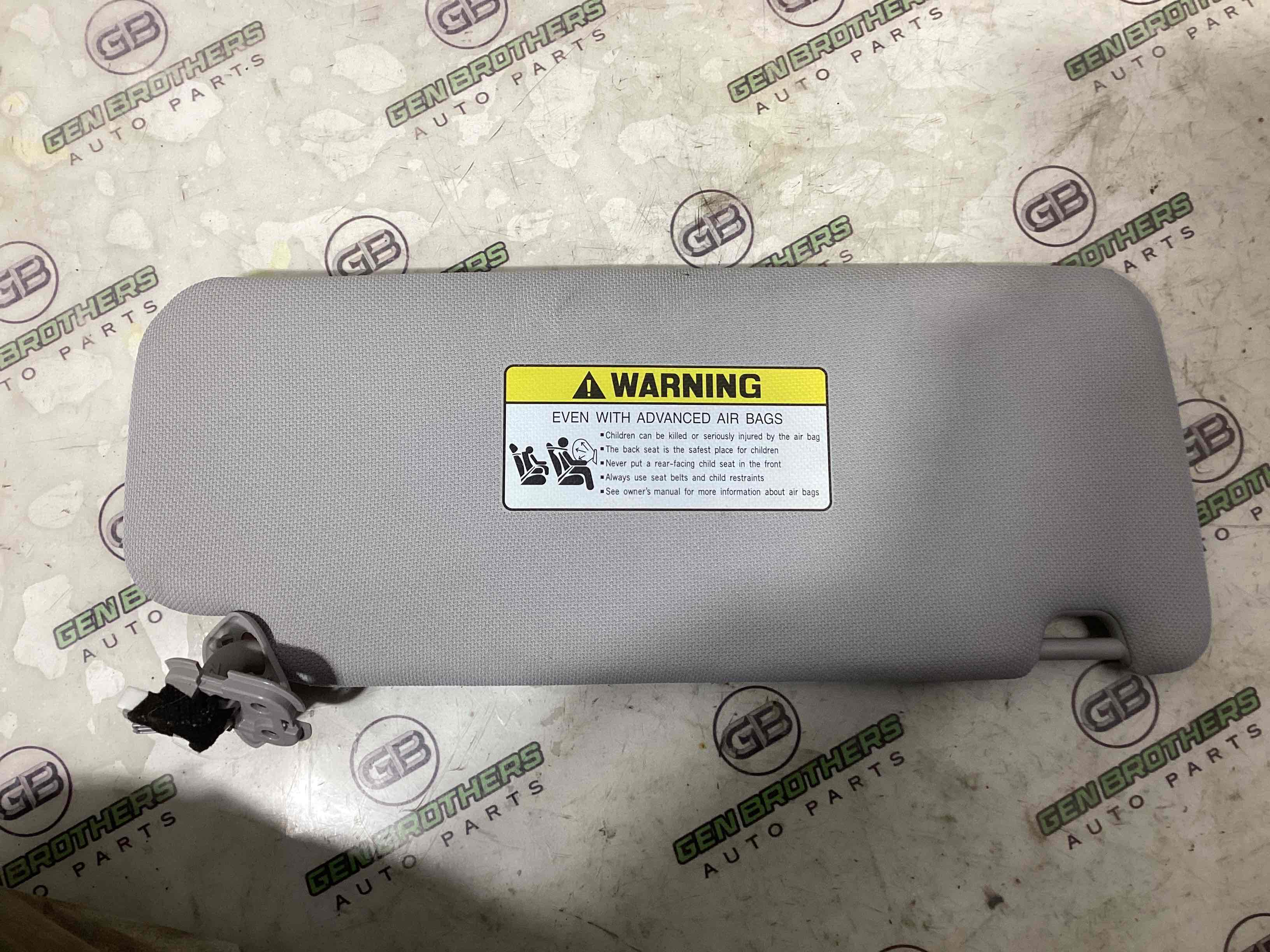 Козирок сонцезахисний