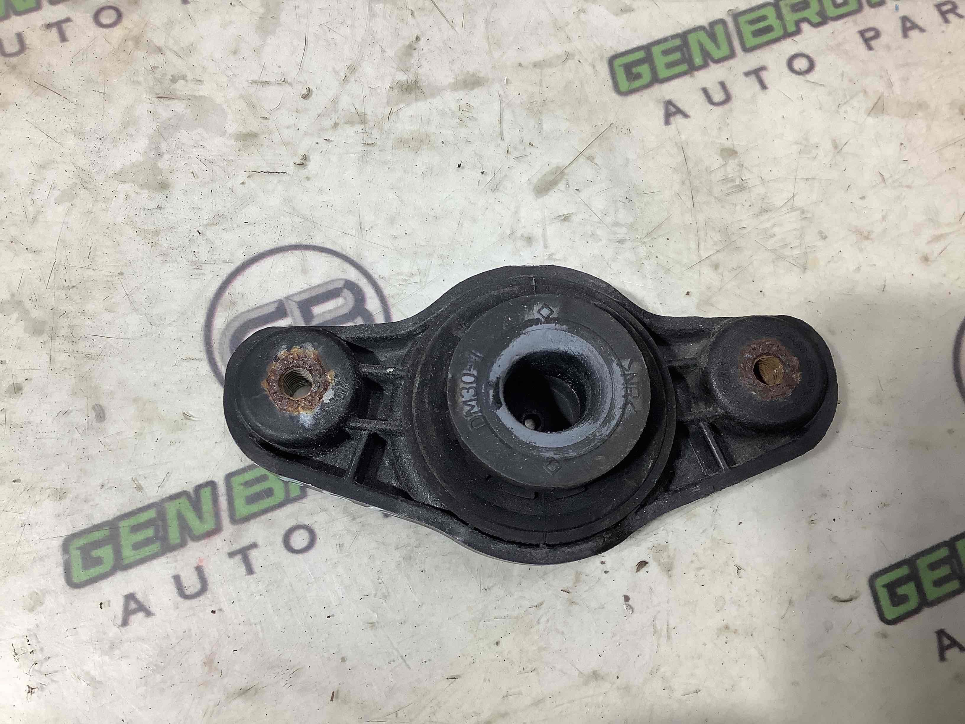 Опора радіатора, кріплення, кронштейн, ущільнювач радіатора