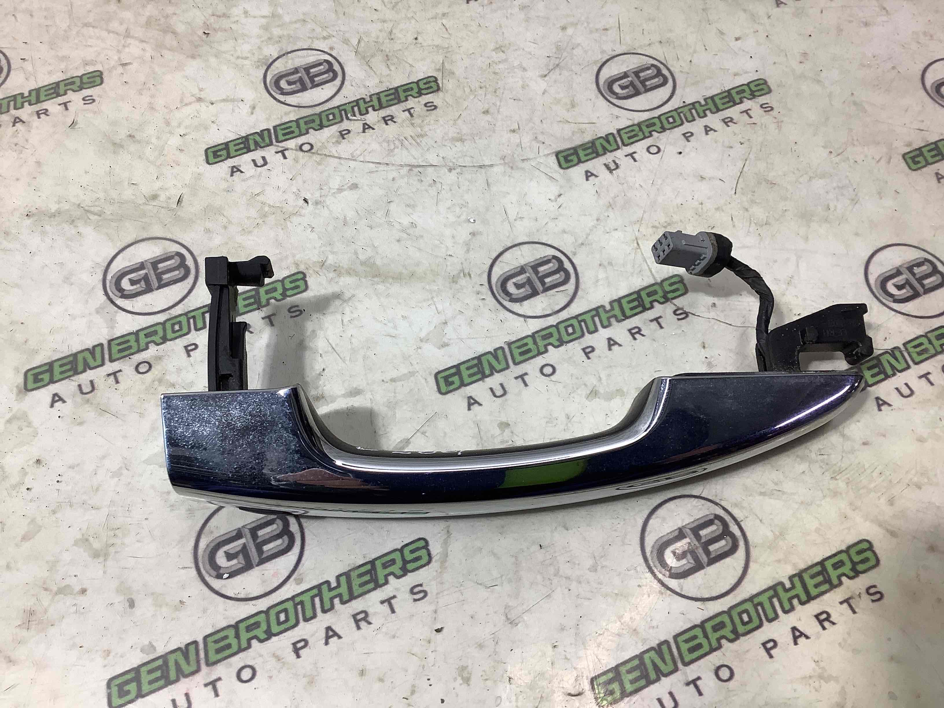 Ручка двері зовнішня