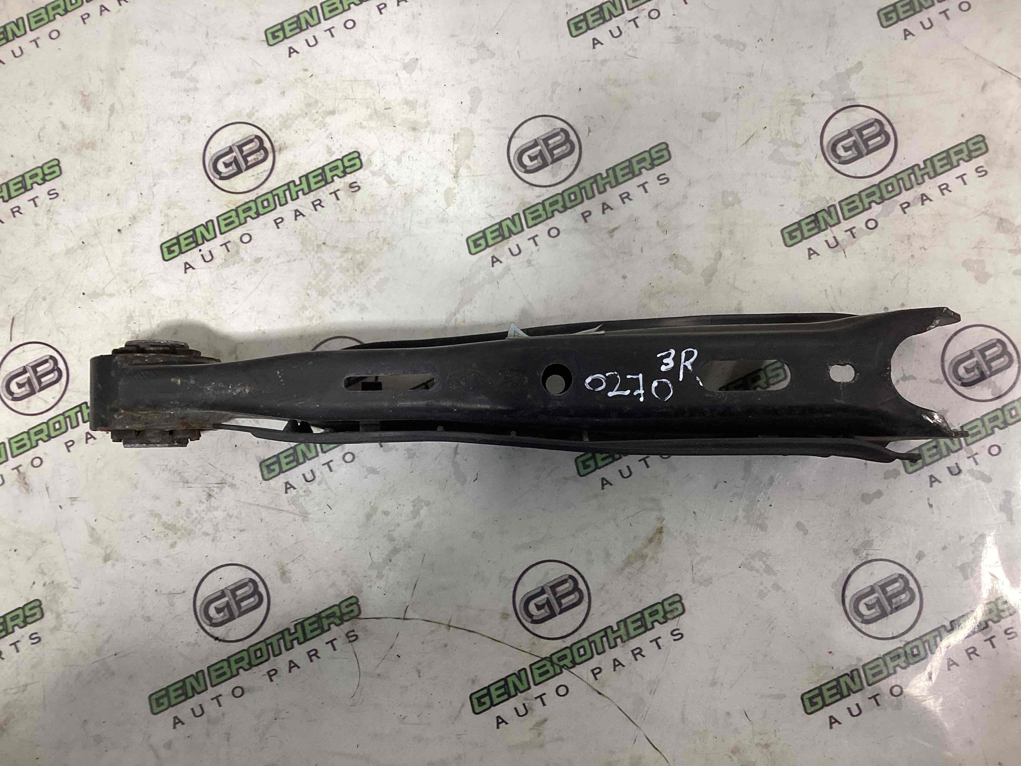 Важіль задній правий