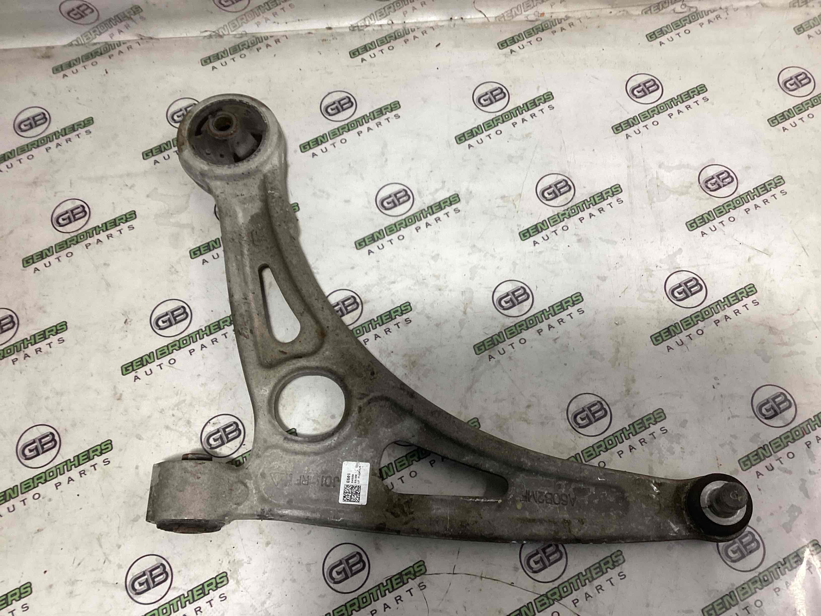 Важіль передній лівий