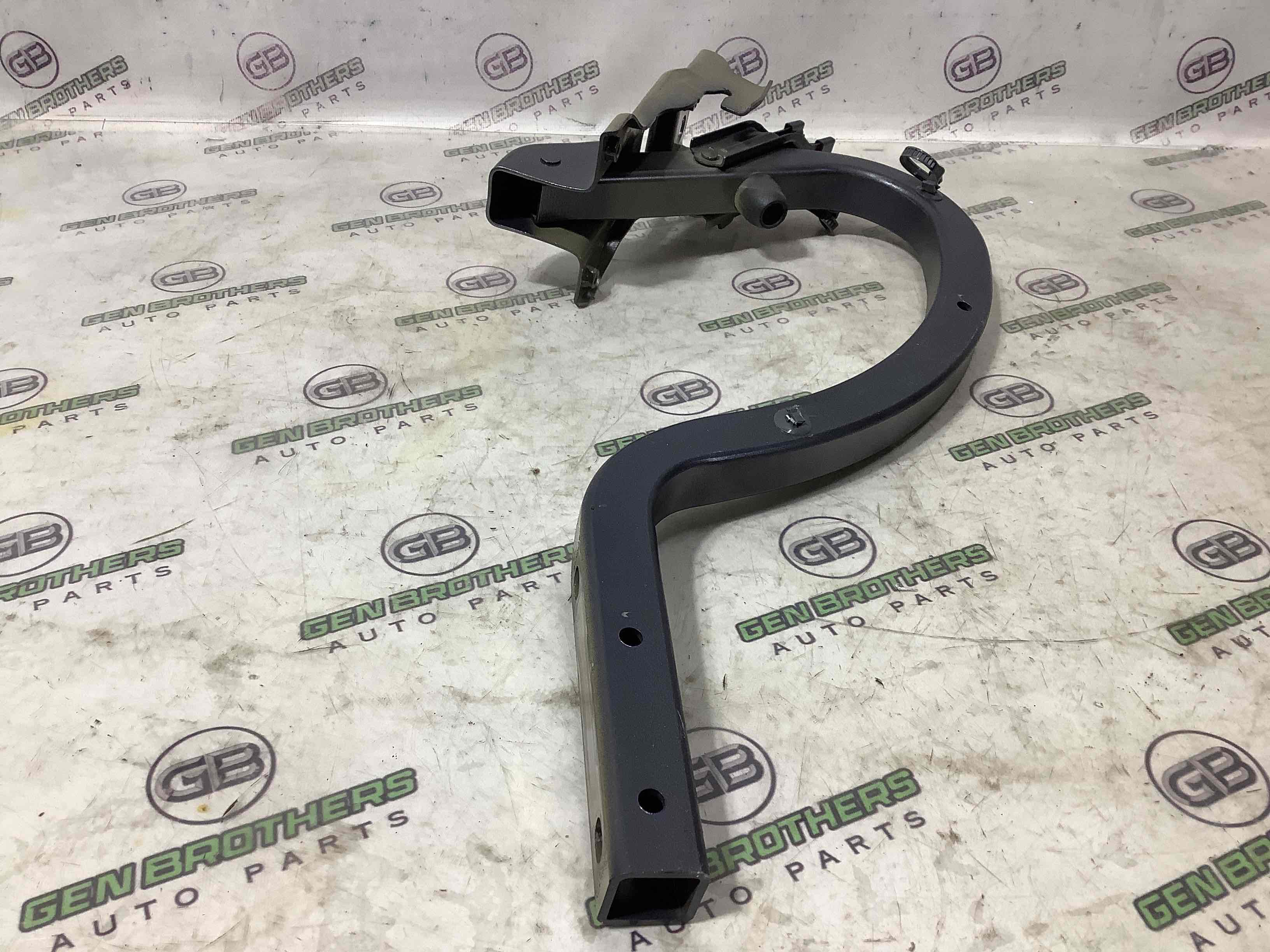 Петля кришки багажника, двері багажника