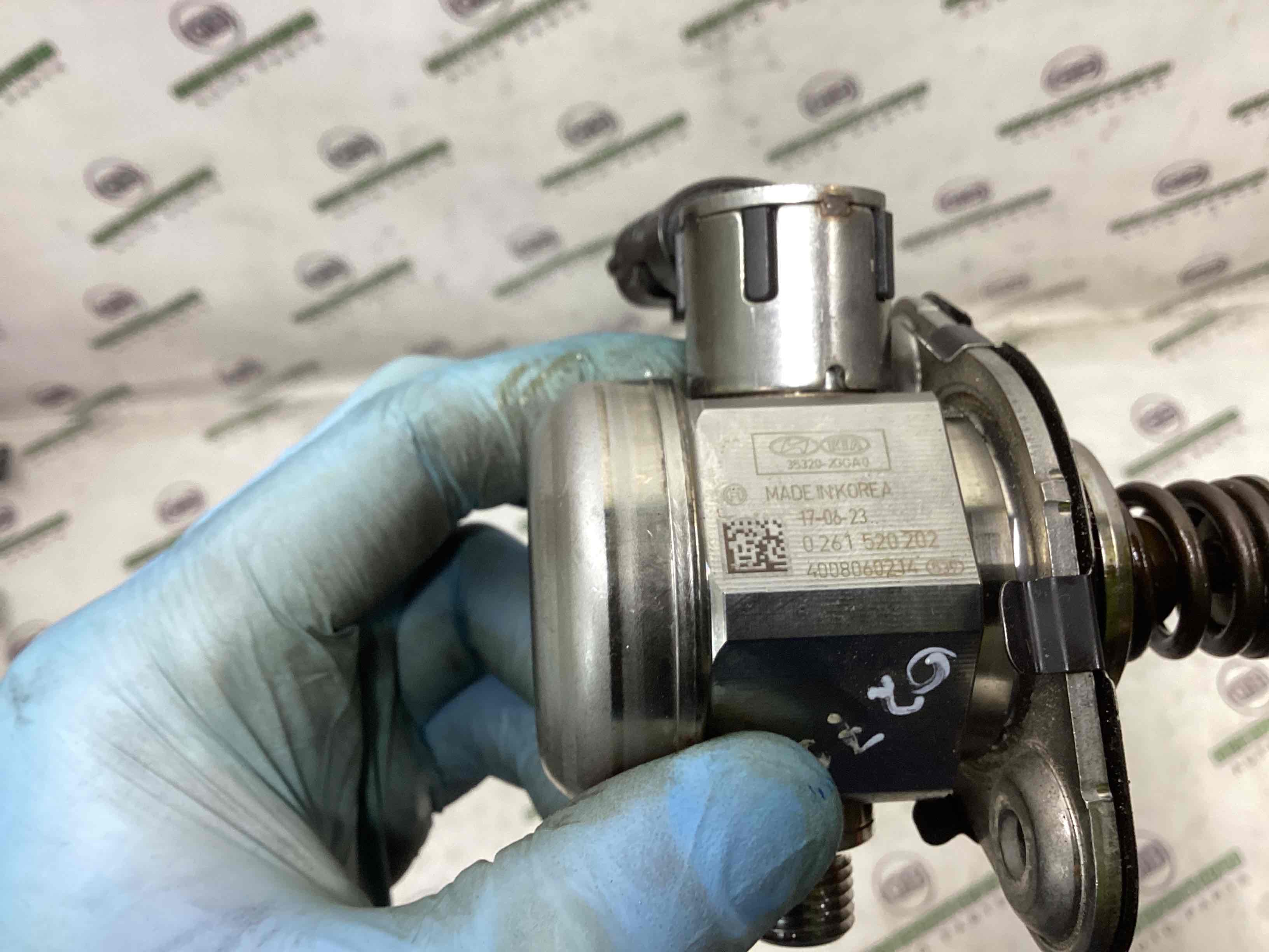 Насос паливний