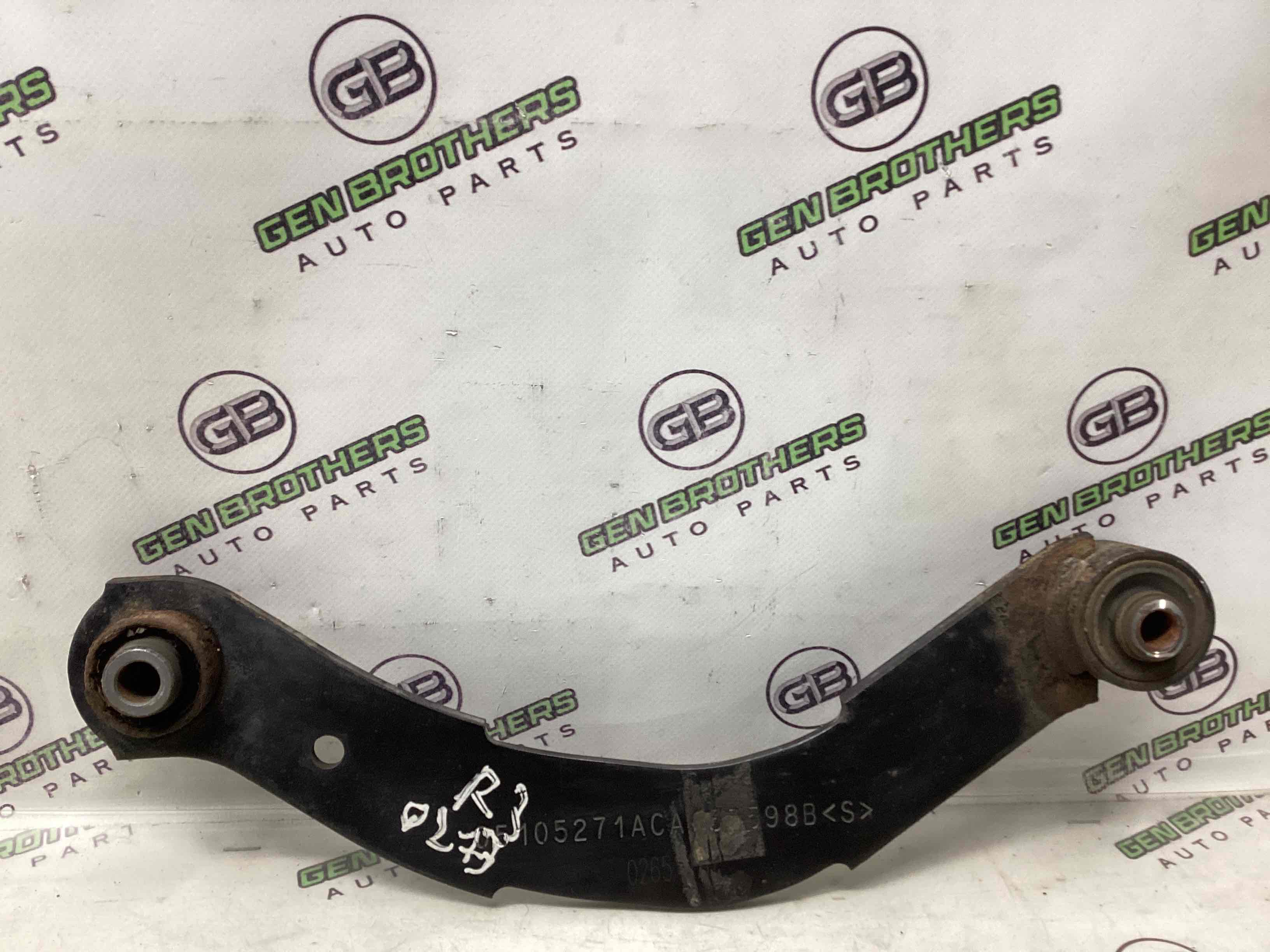 Важіль задній правий