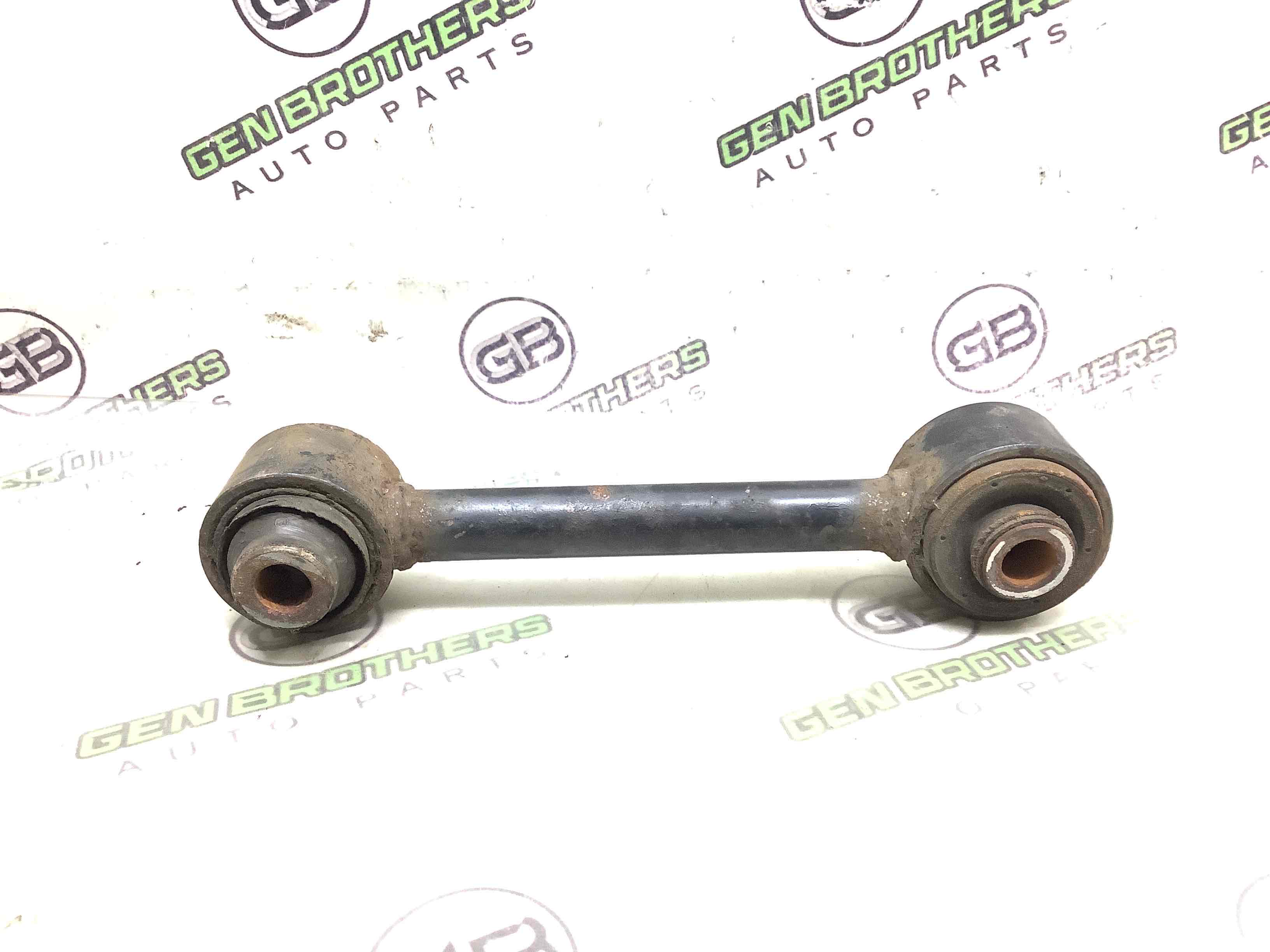 Важіль задній правий