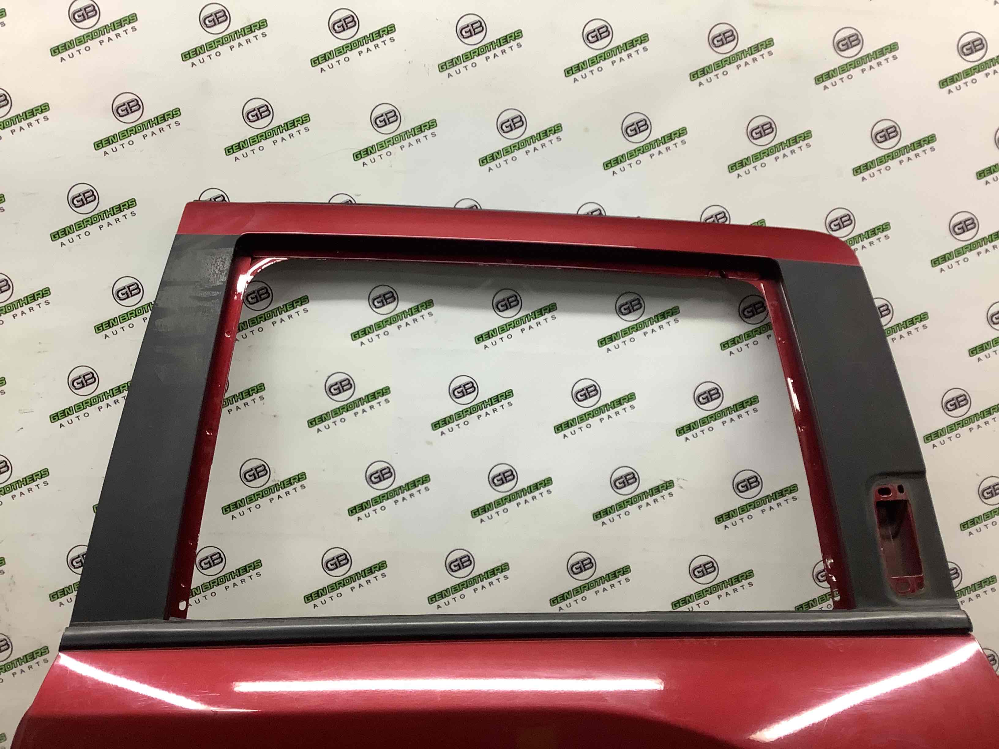 Двері задні ліві