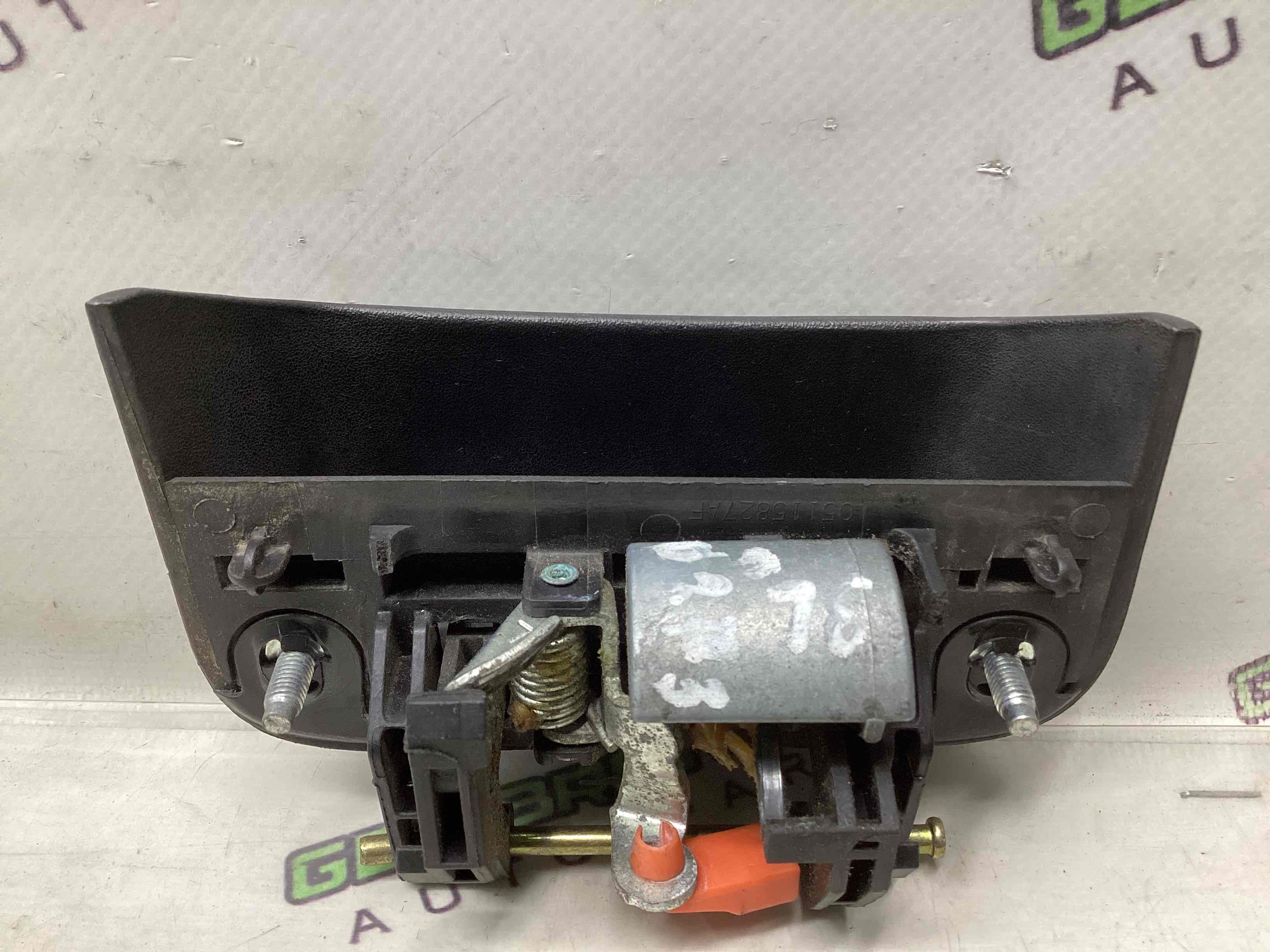 Ручка двері зовнішня