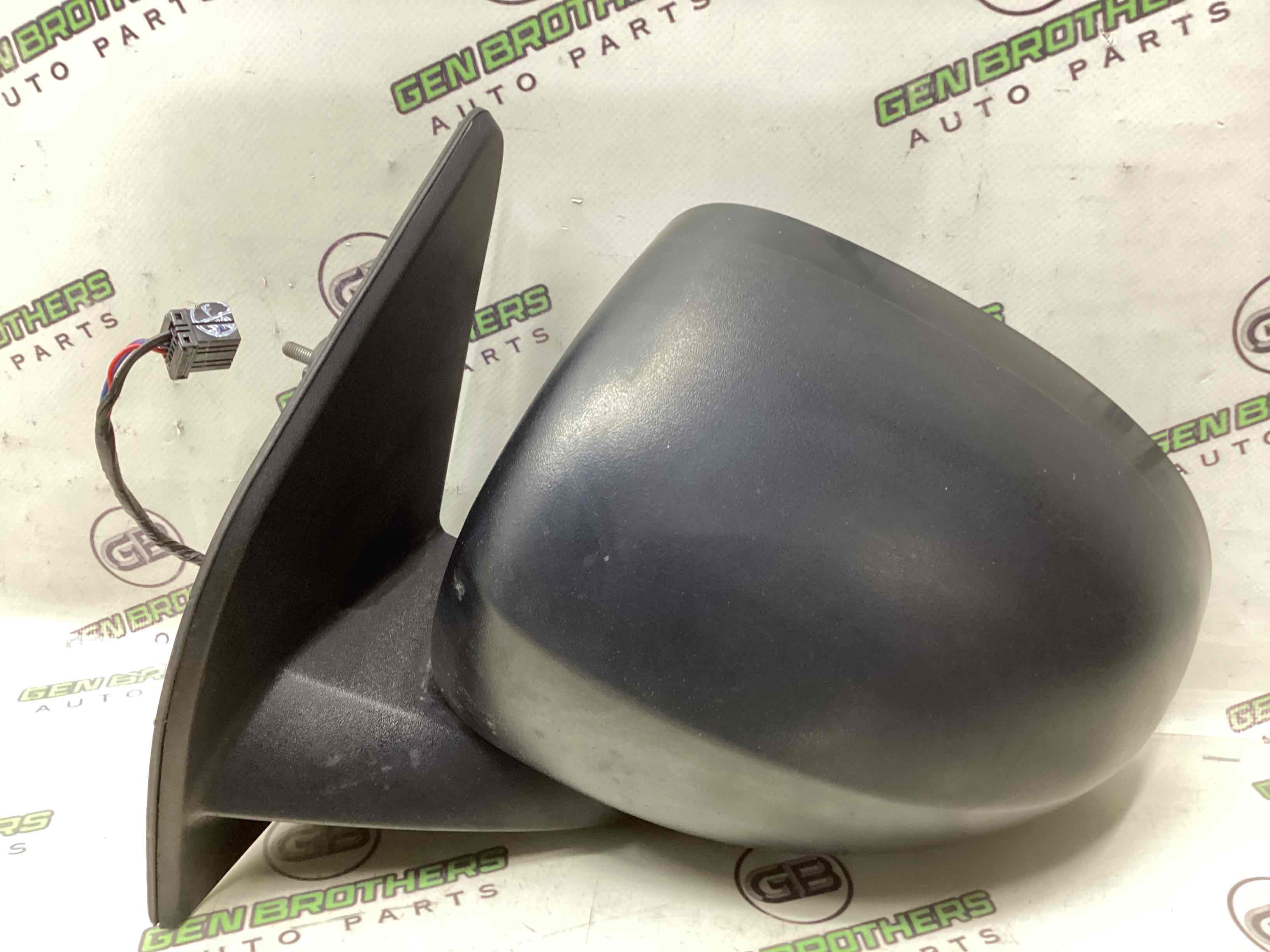 Дзеркало зовнішнє праве