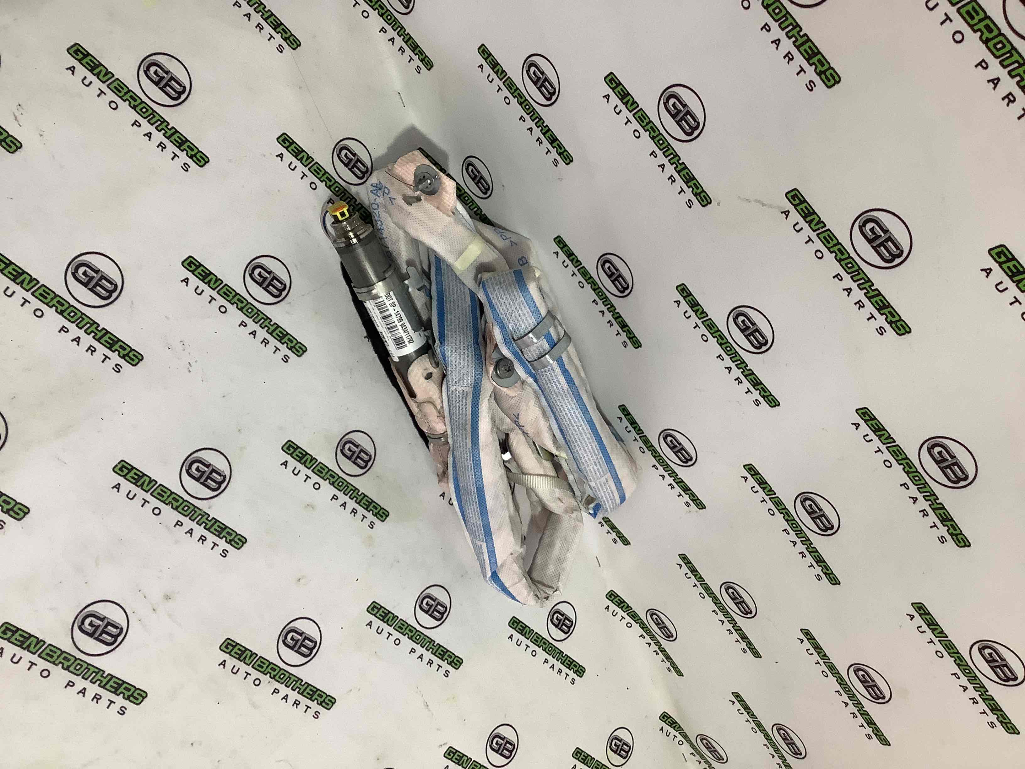 Подушка безпеки збоку шторка