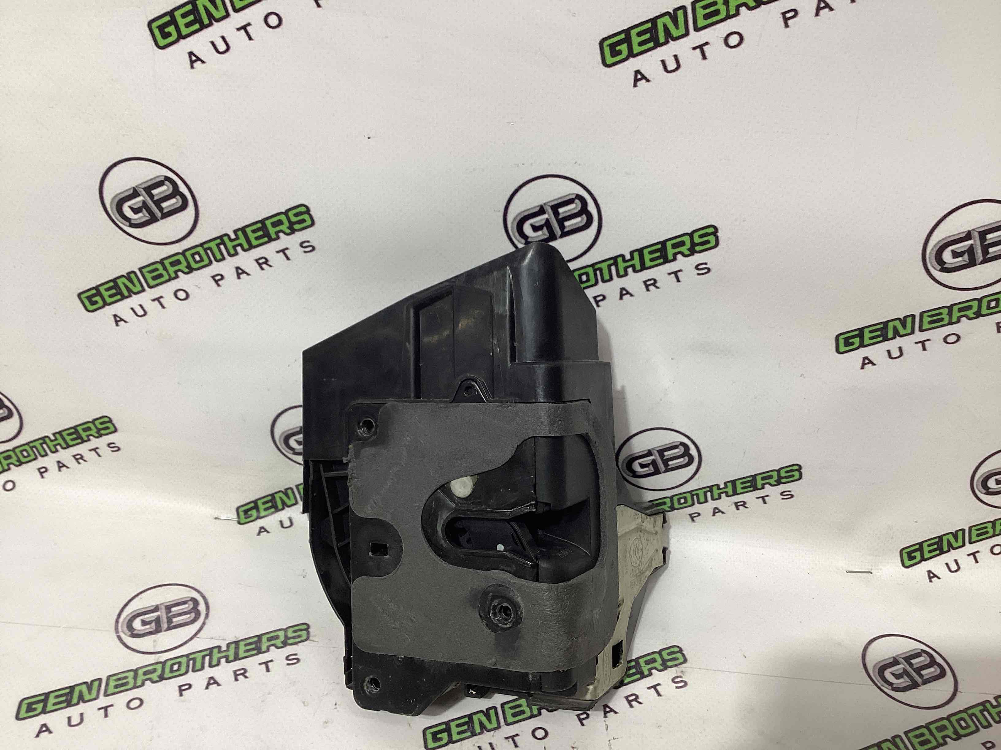 Замок дверей передньої лівої