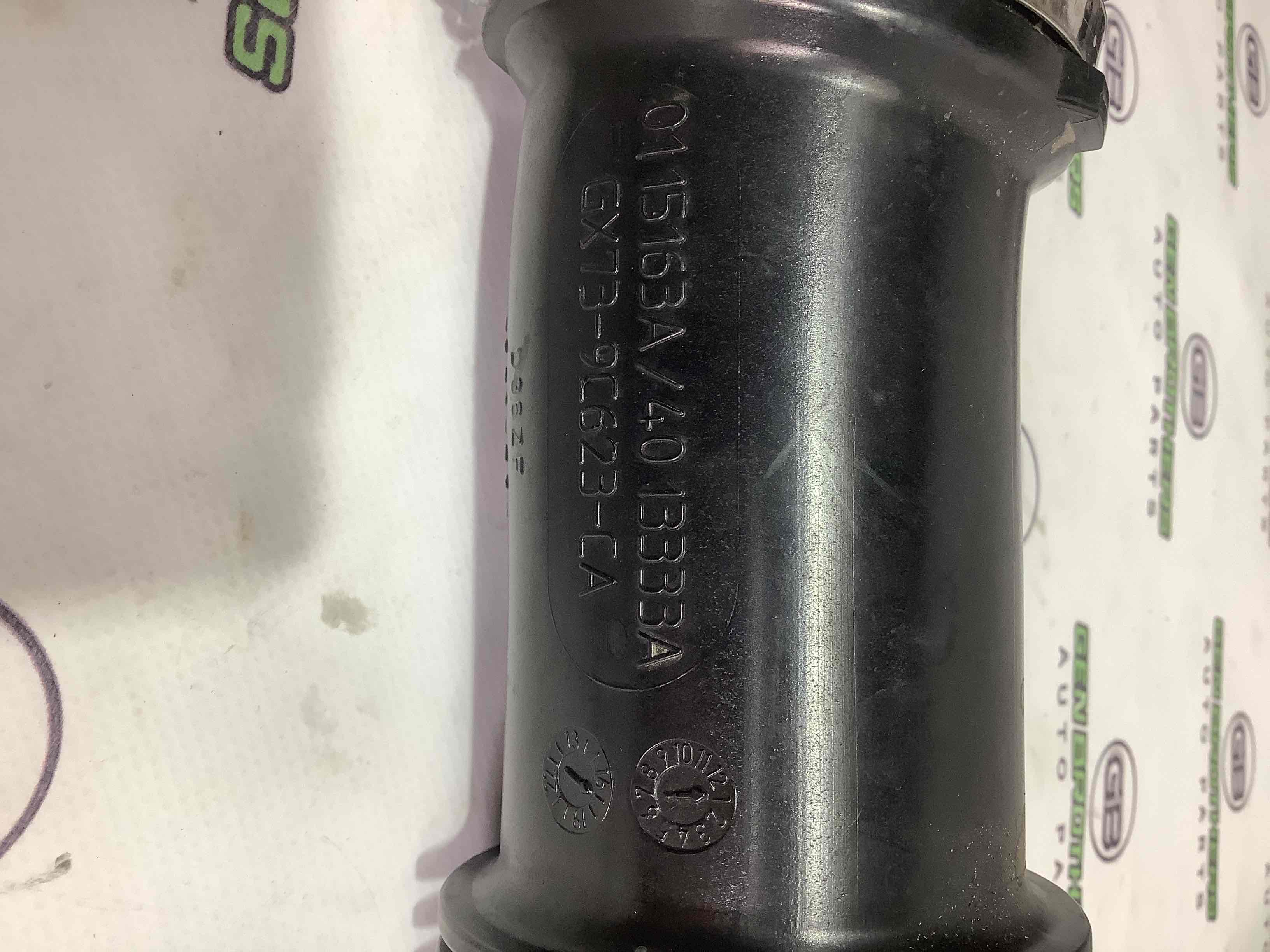 Патрубок повітряного фільтра