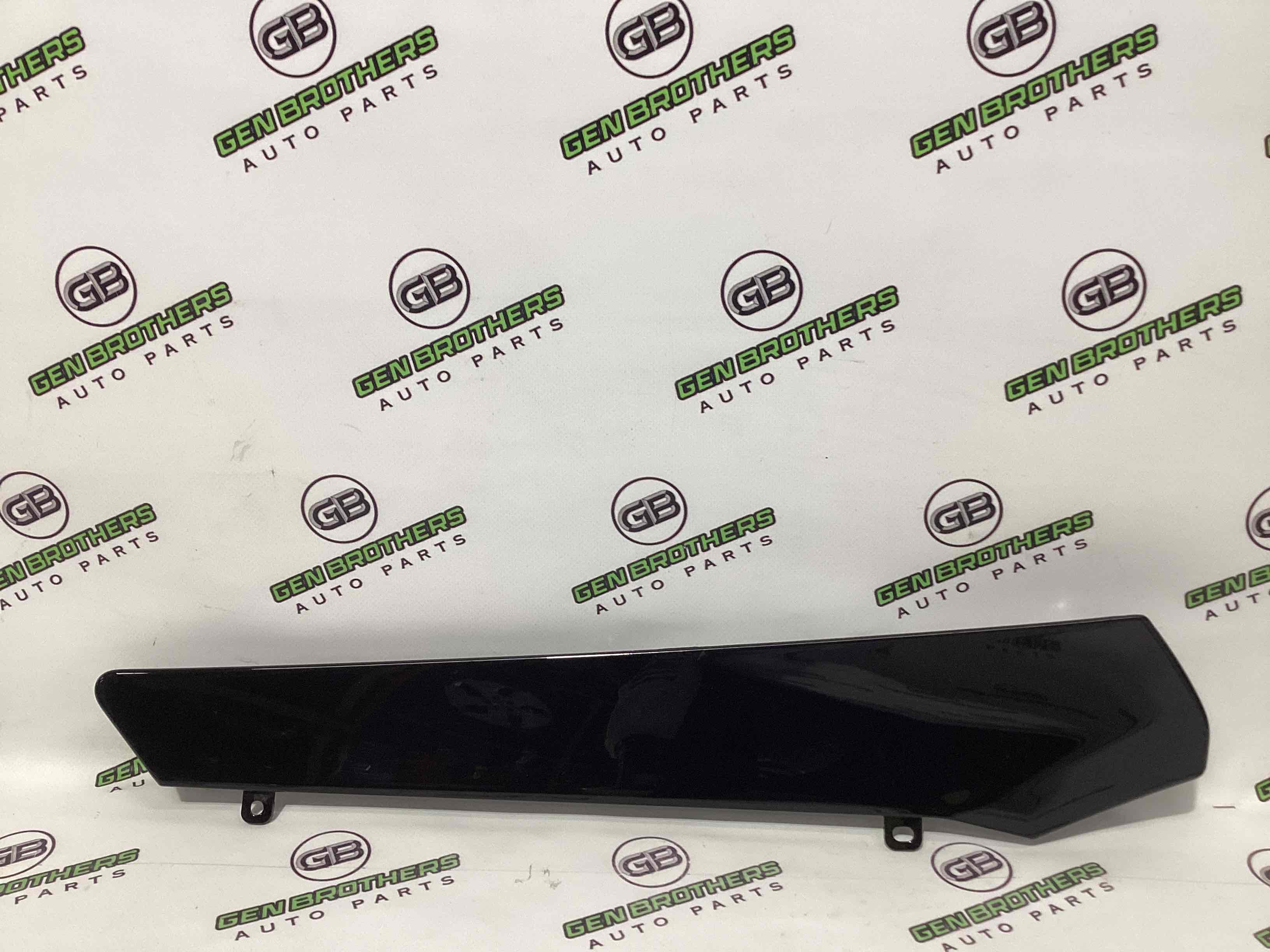 Молдинг двері передньої лівої