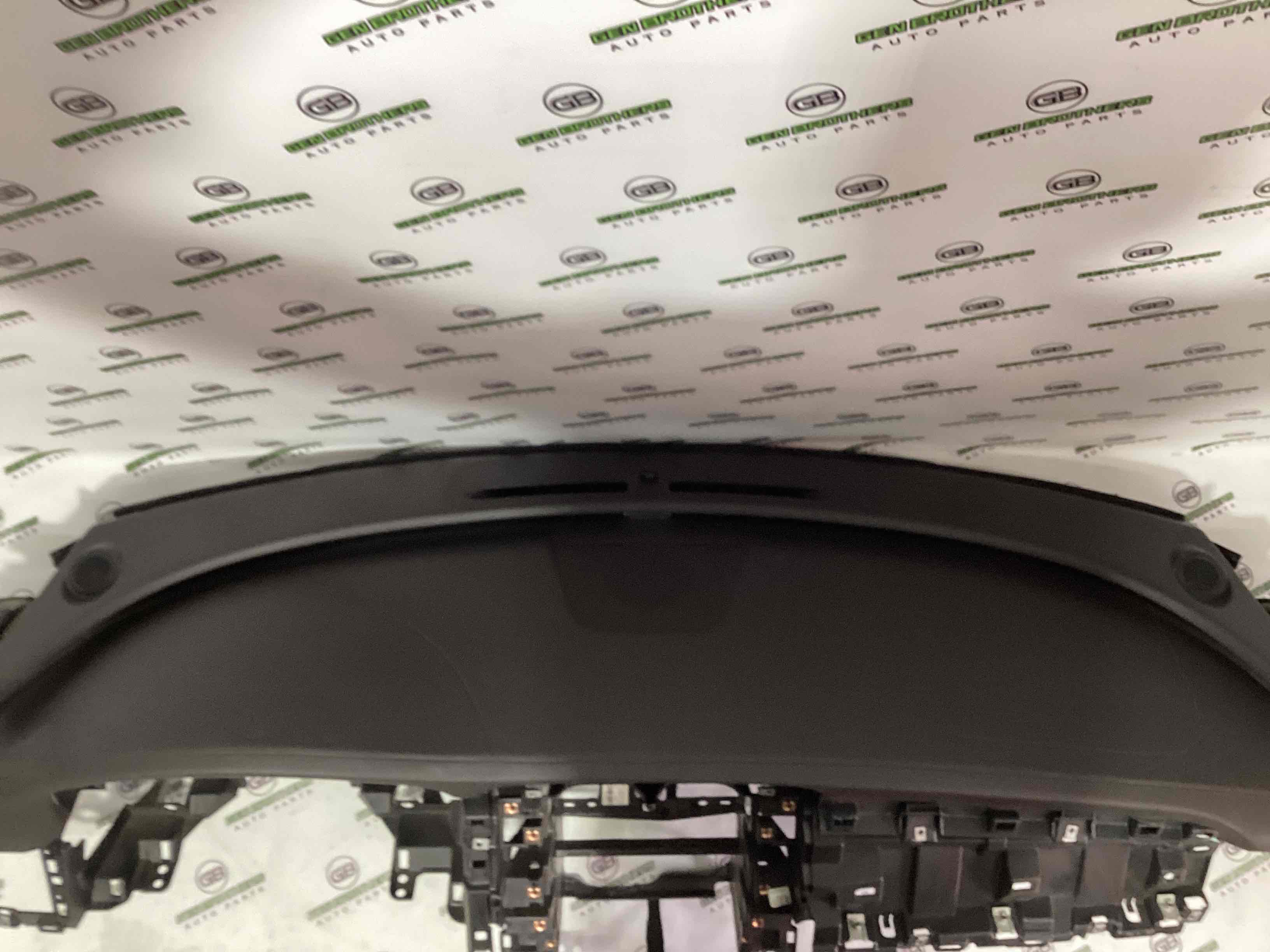 Панель передня салону торпедо