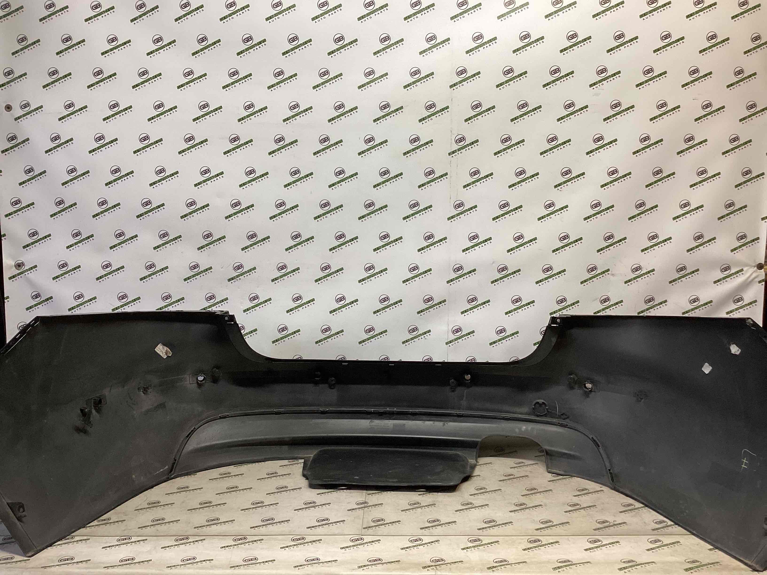 Бампер задній