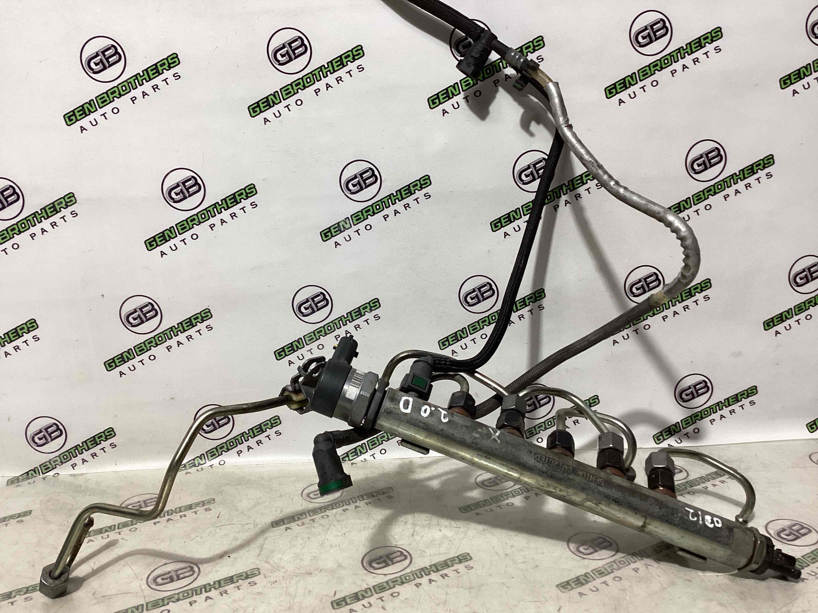 Скло переднє ліве