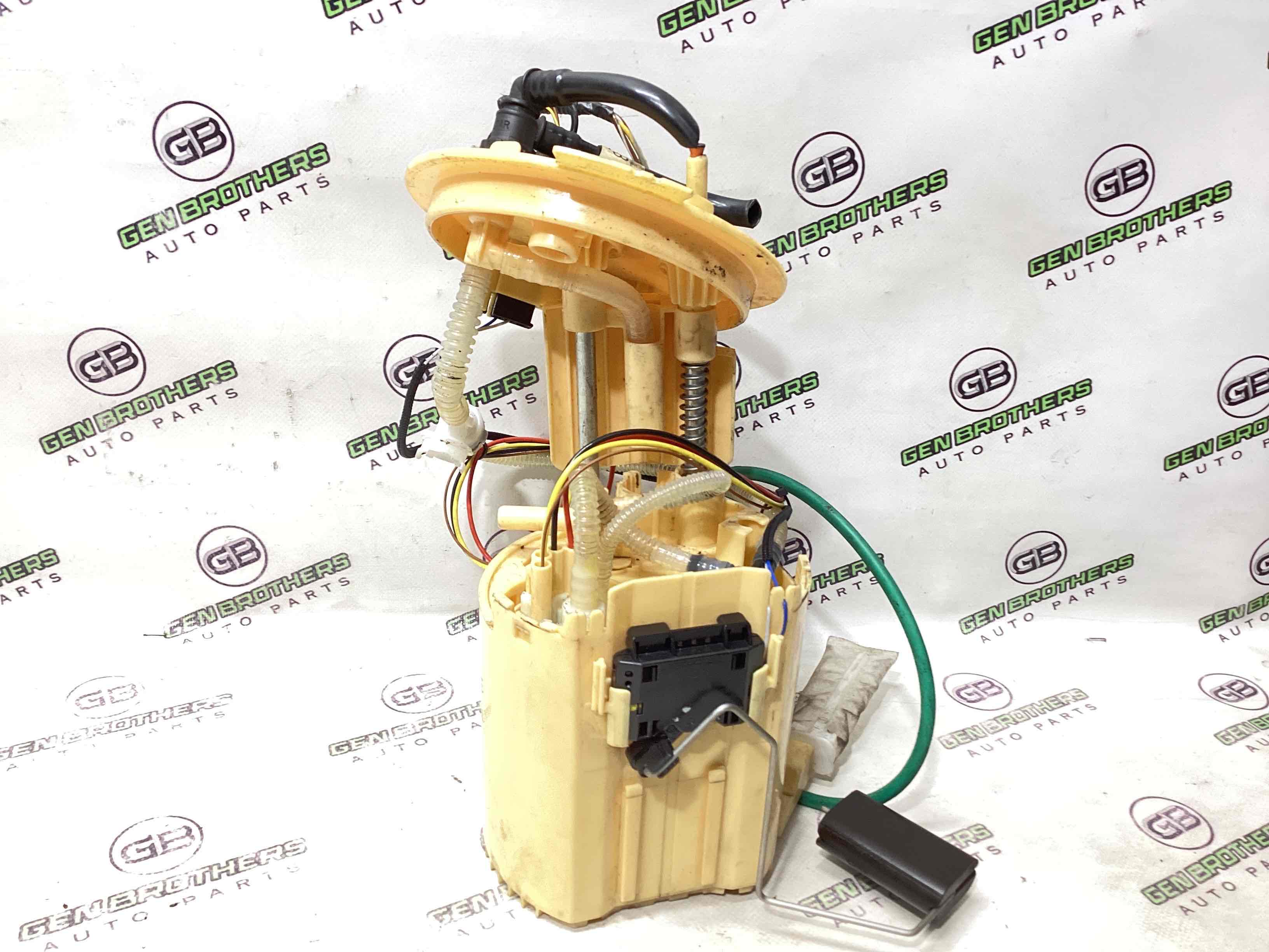 Насос паливний