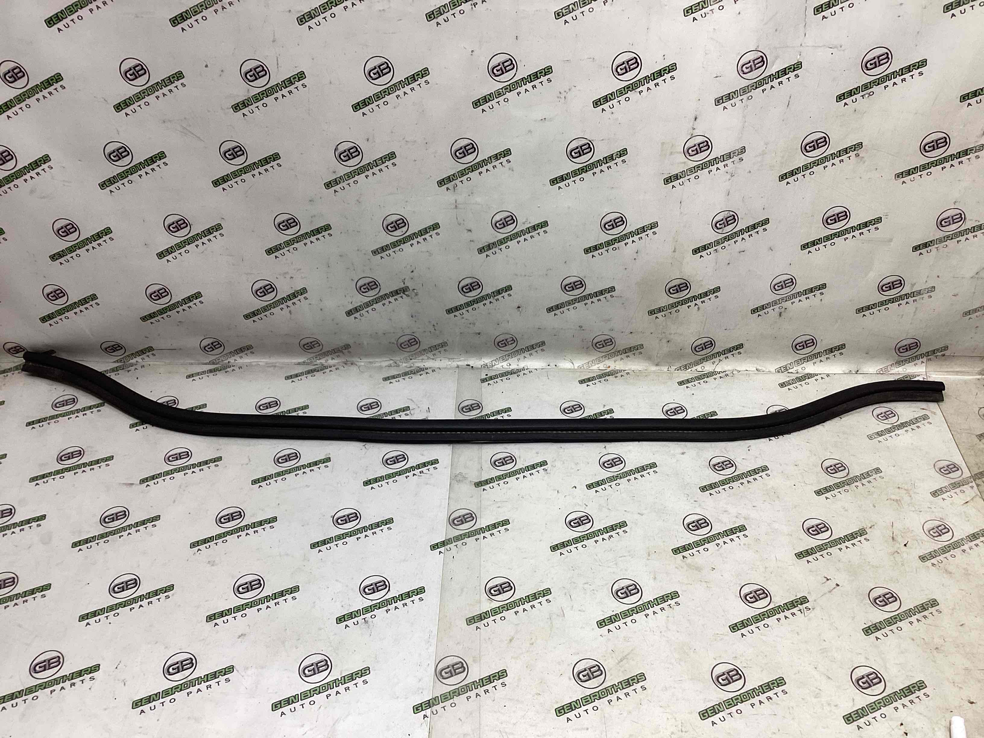 Ущільнювач капота, ізолятор, шуба