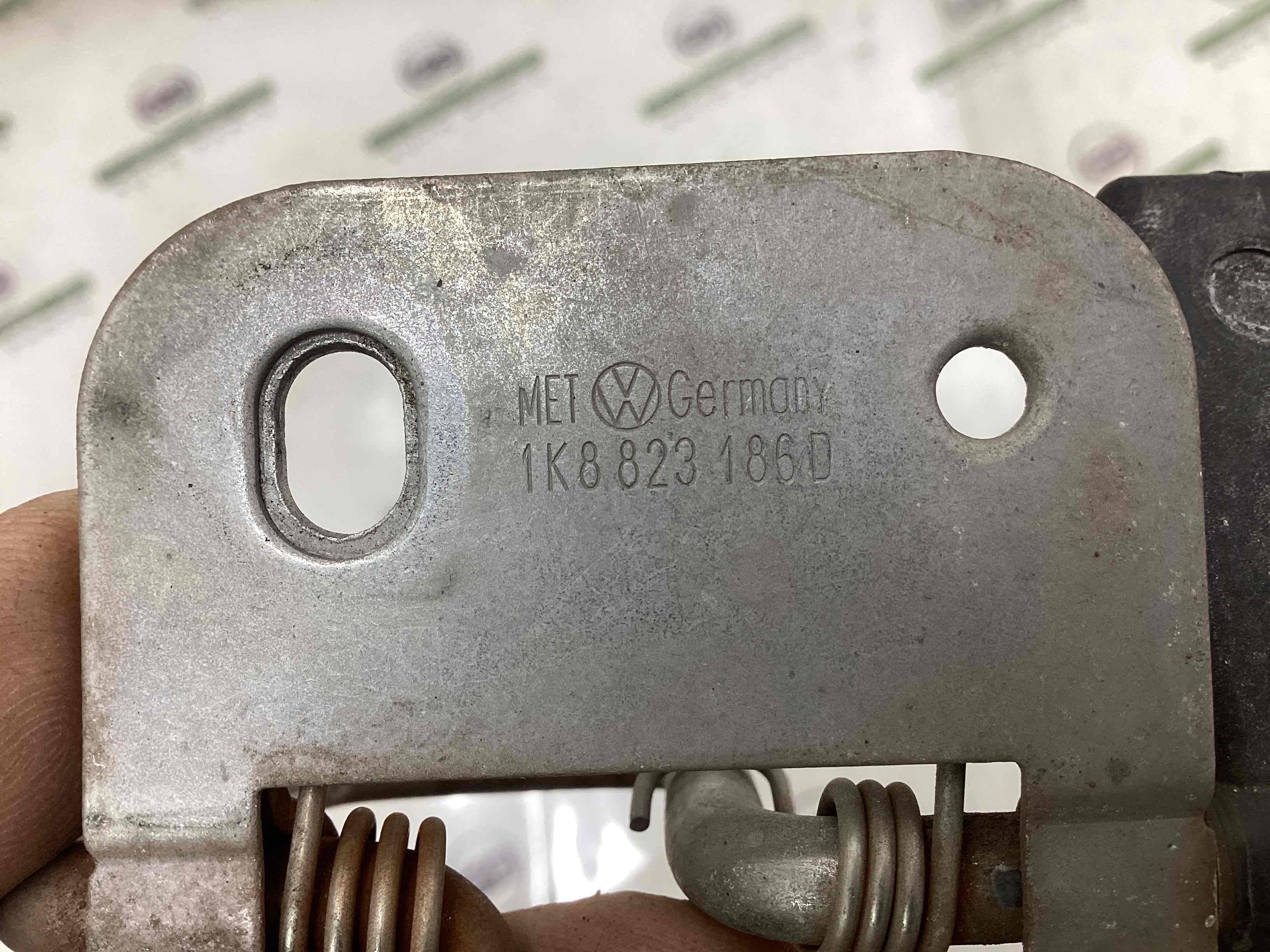 Замок капота, трос капота