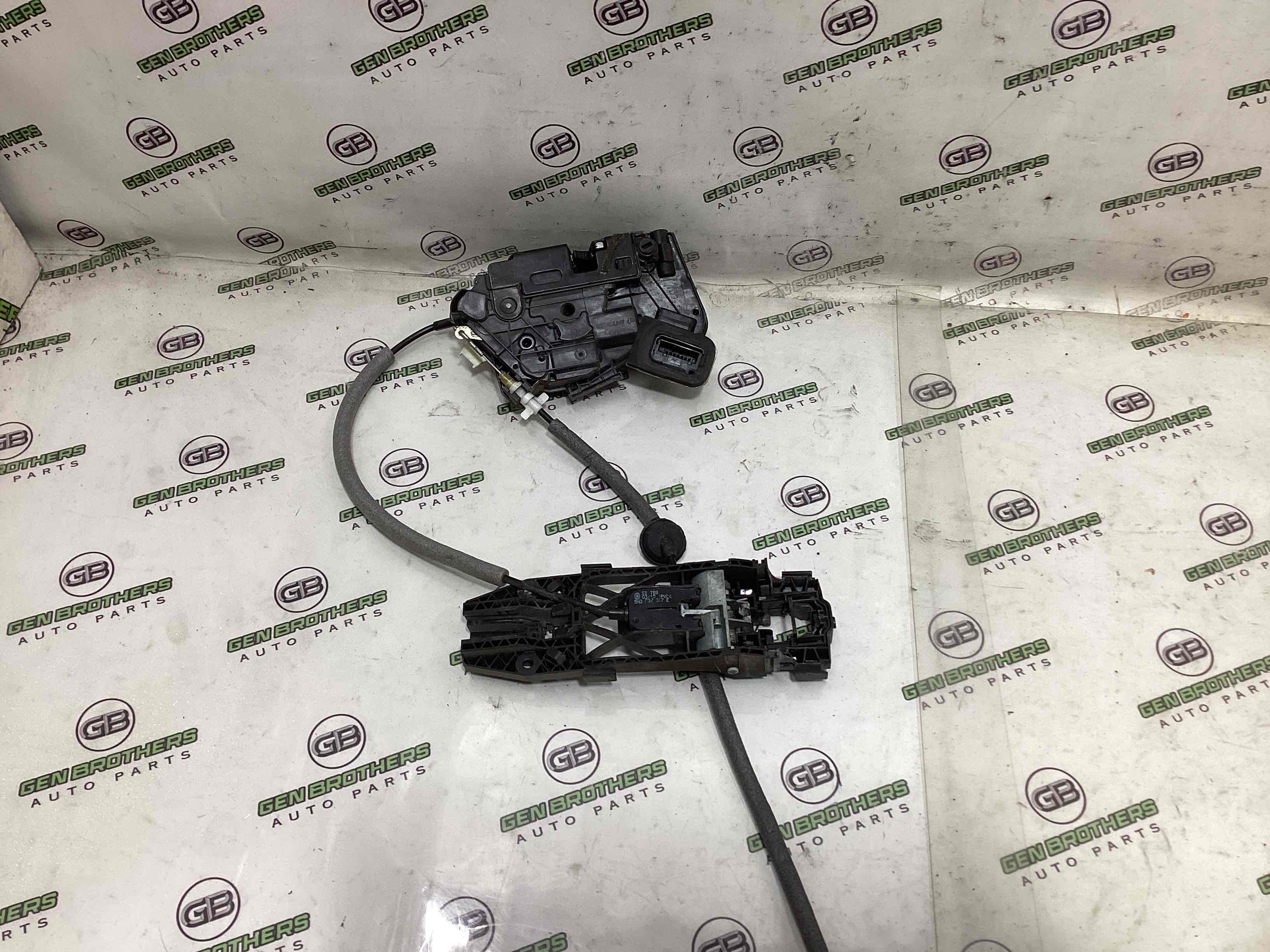 Замок дверей задньої лівої