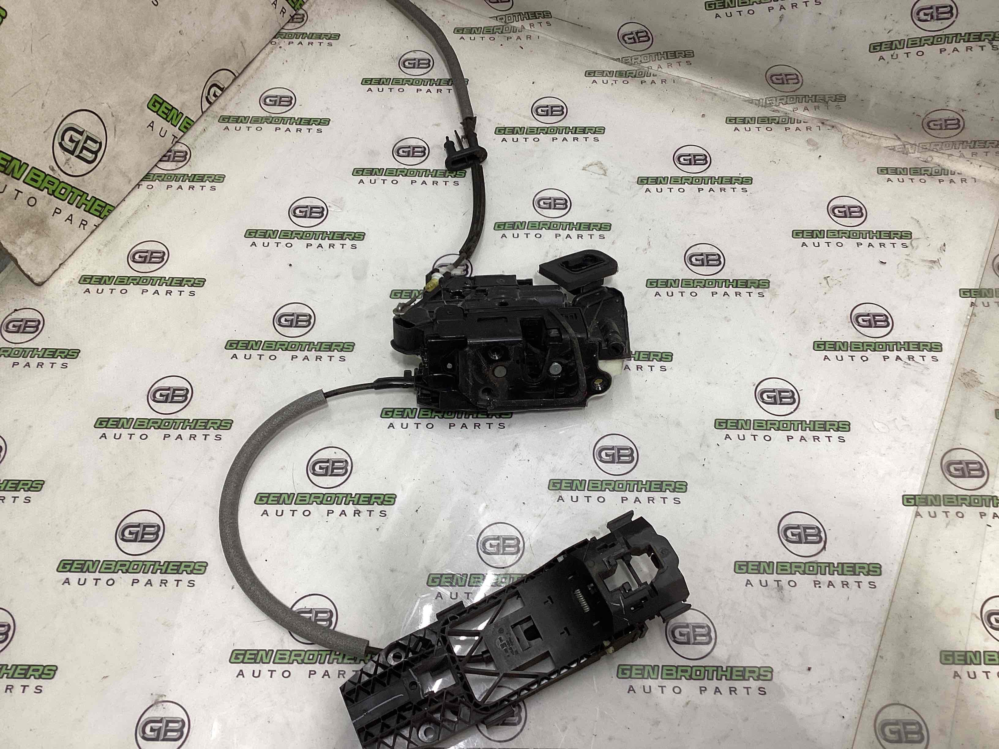 Замок дверей передньої правої