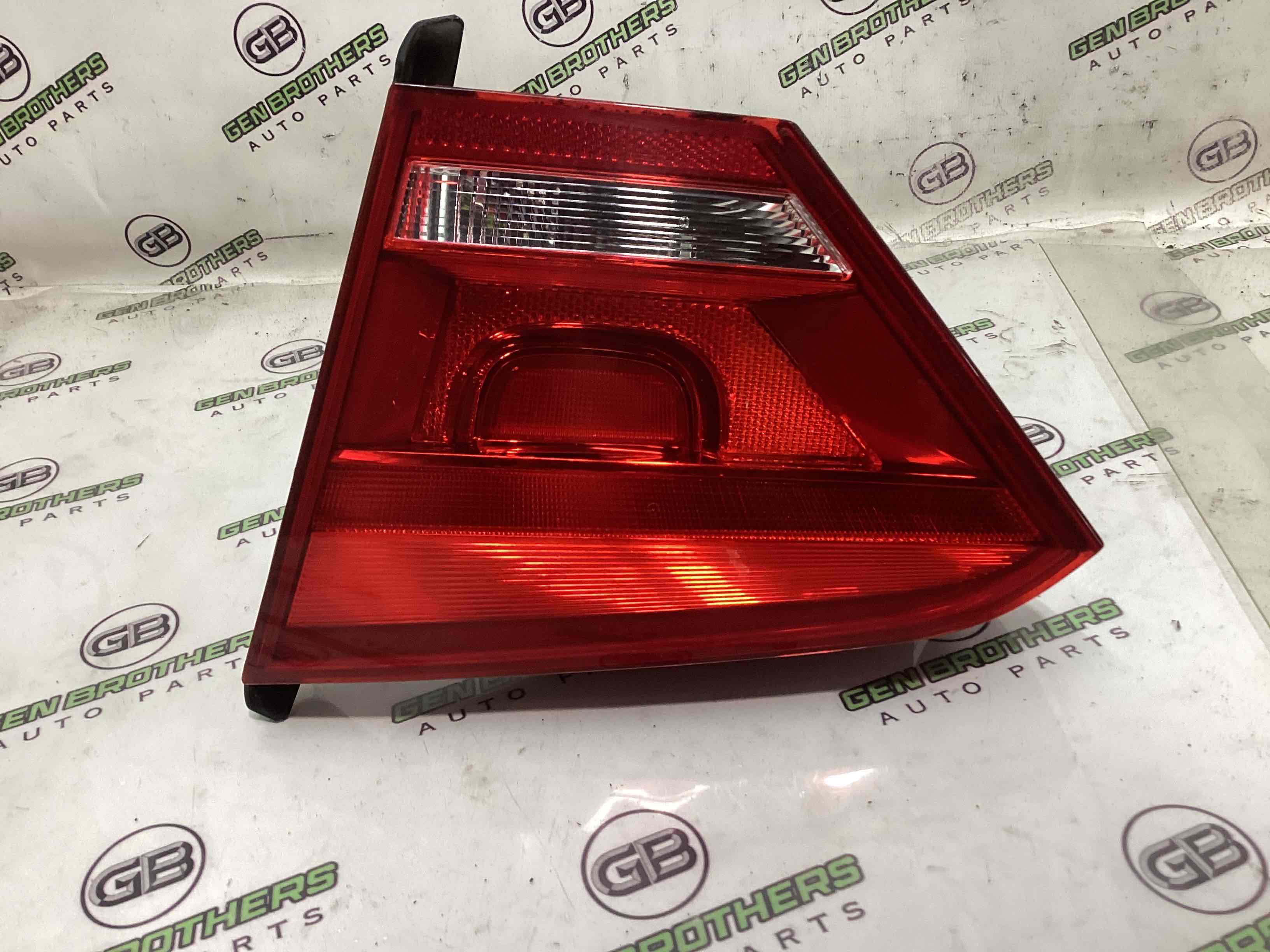 Ліхтар задній правий