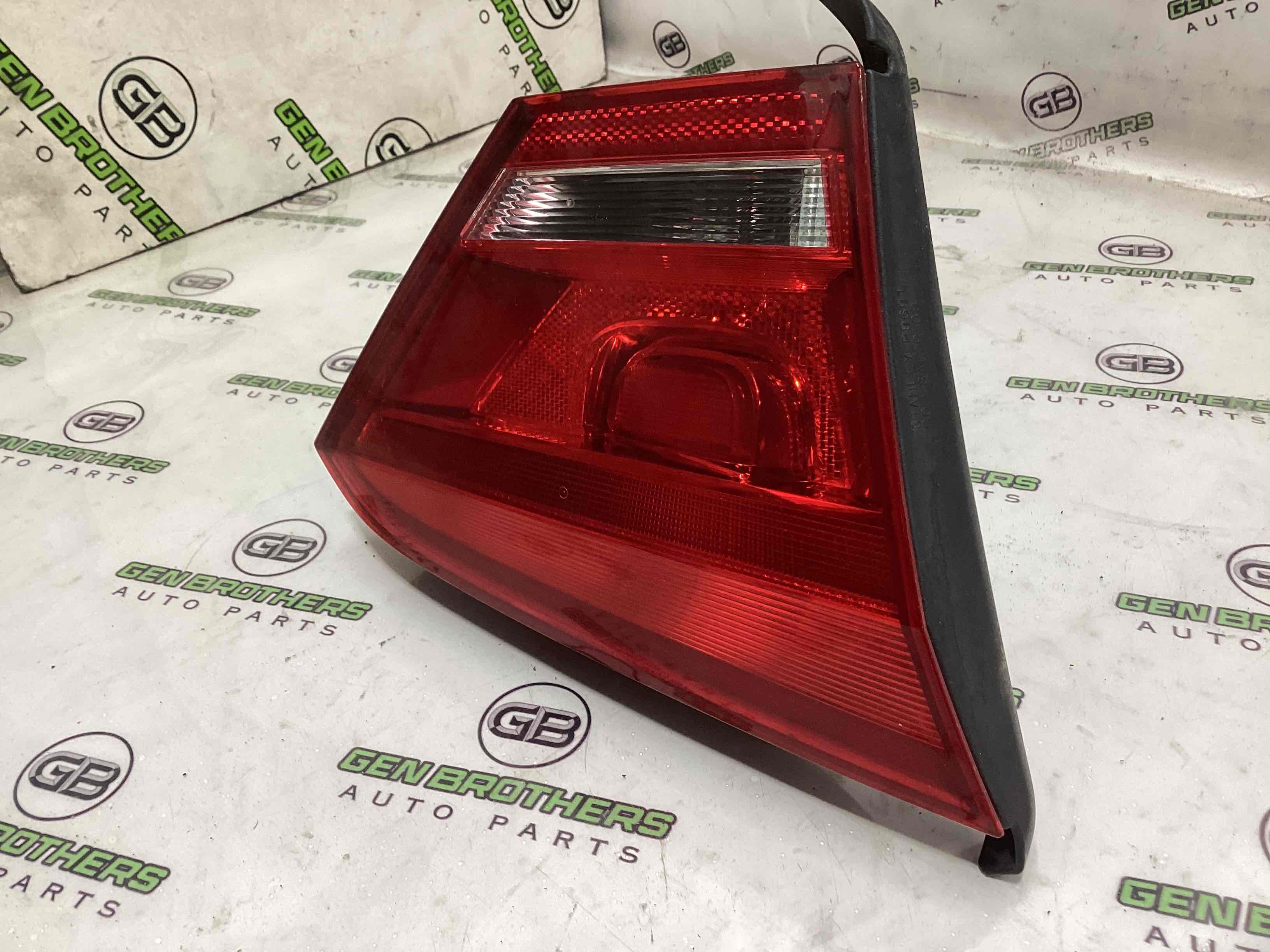 Ліхтар задній лівий