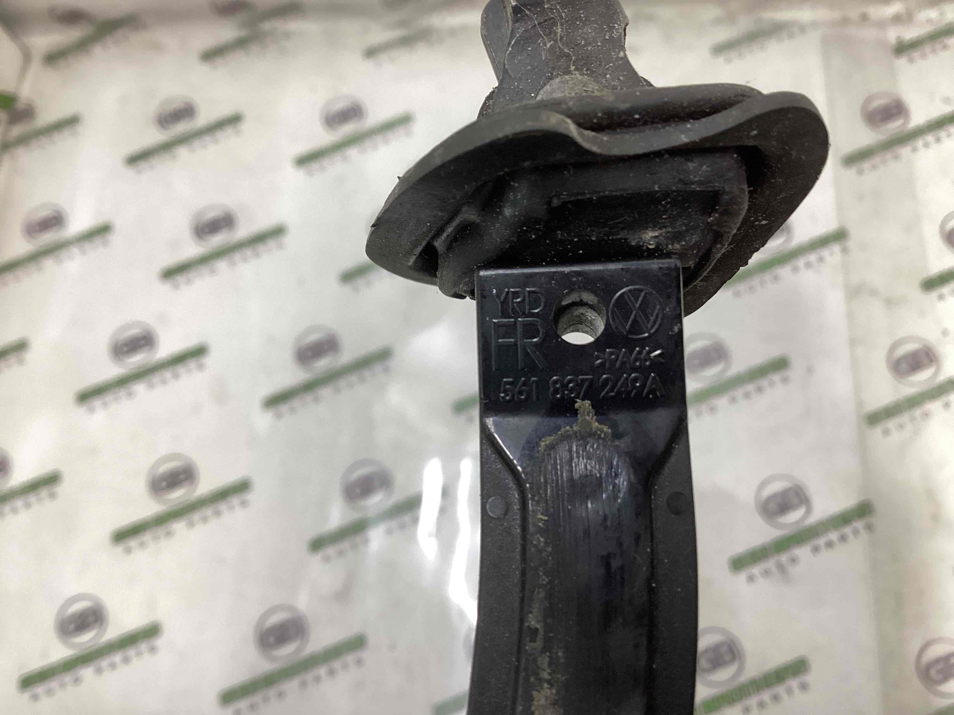 Обмежувач відчинення дверей