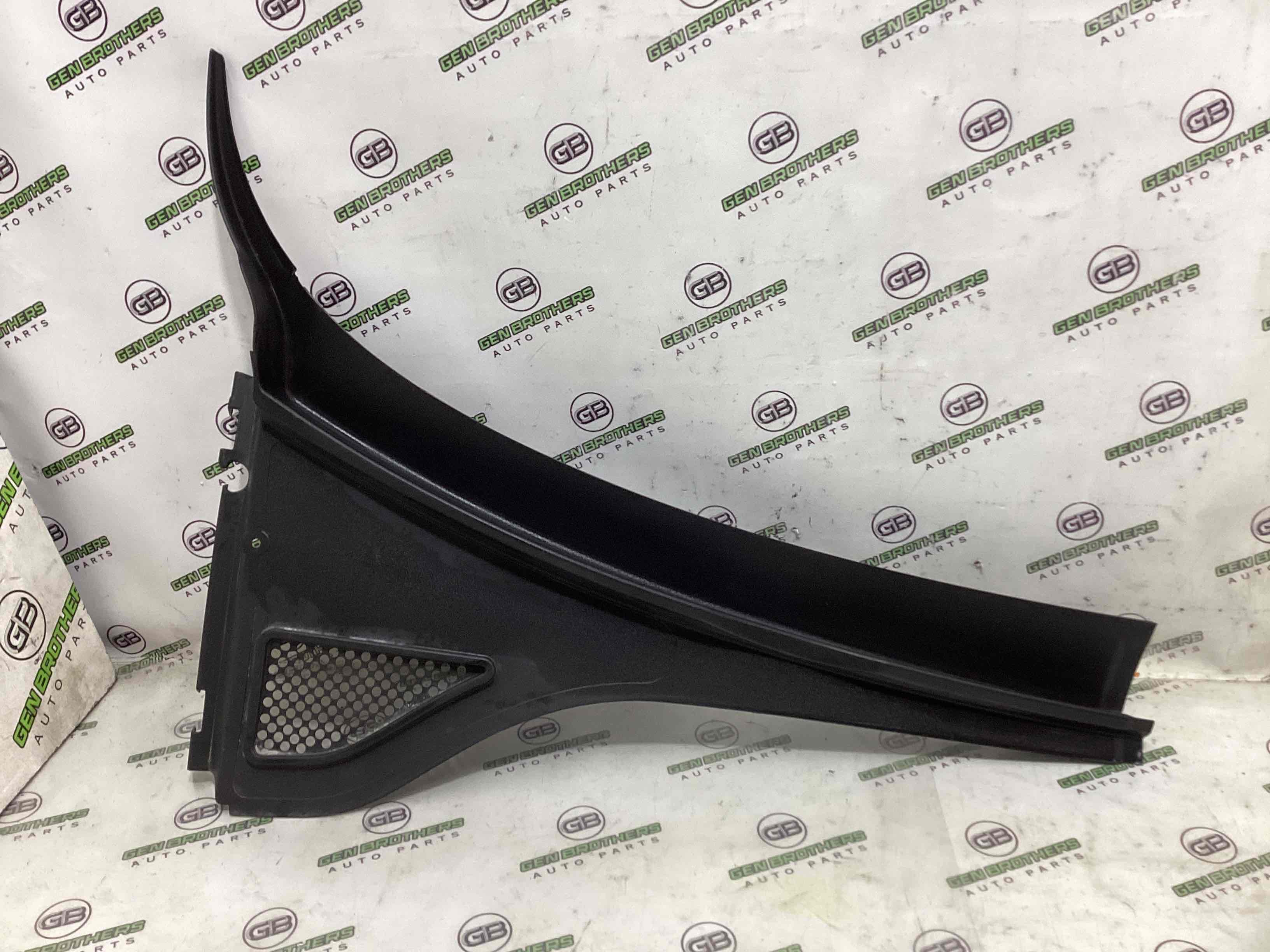 Жабо трапеції двірників, кріплення жабо