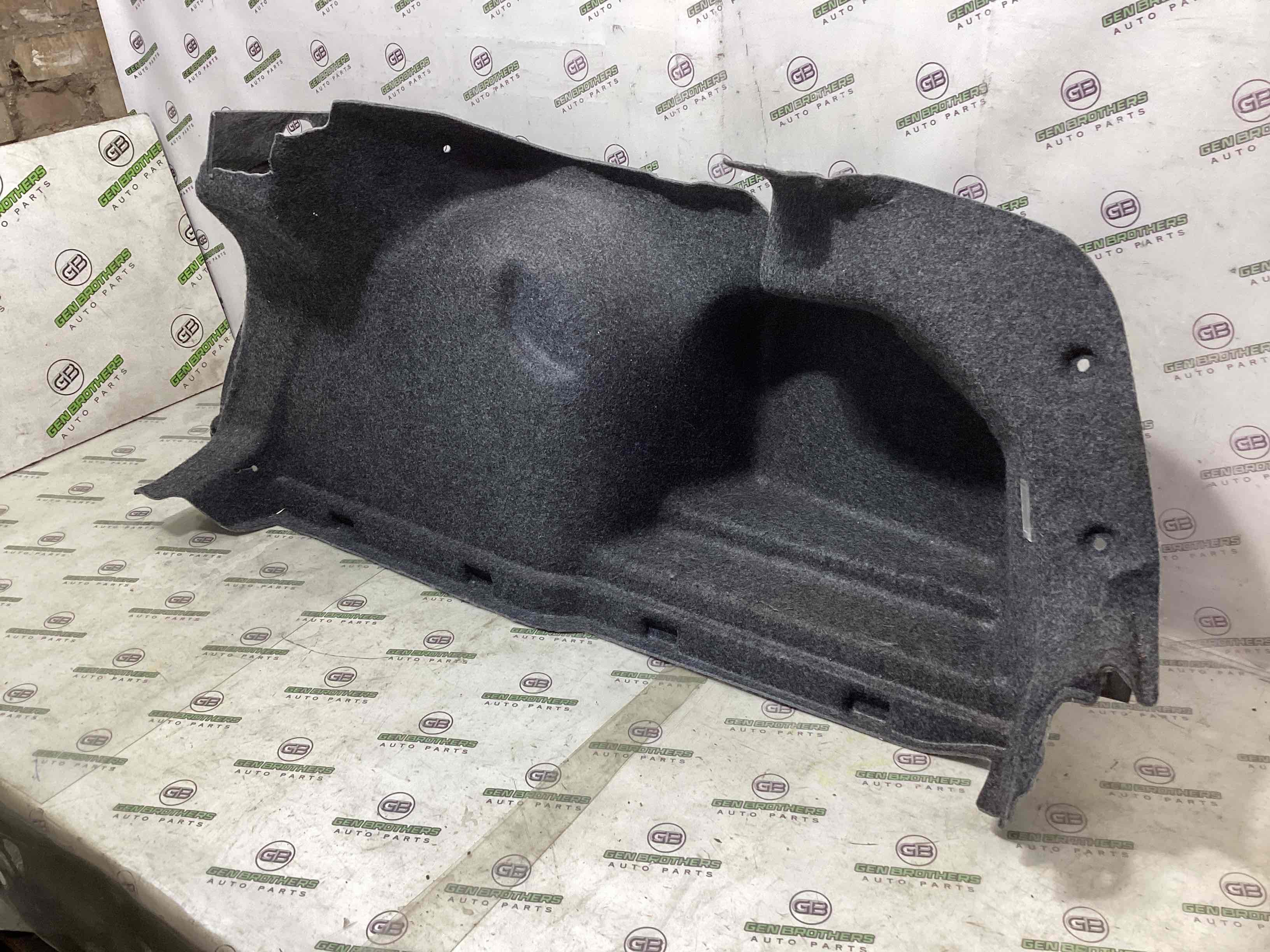 Елементи оздоблення багажника