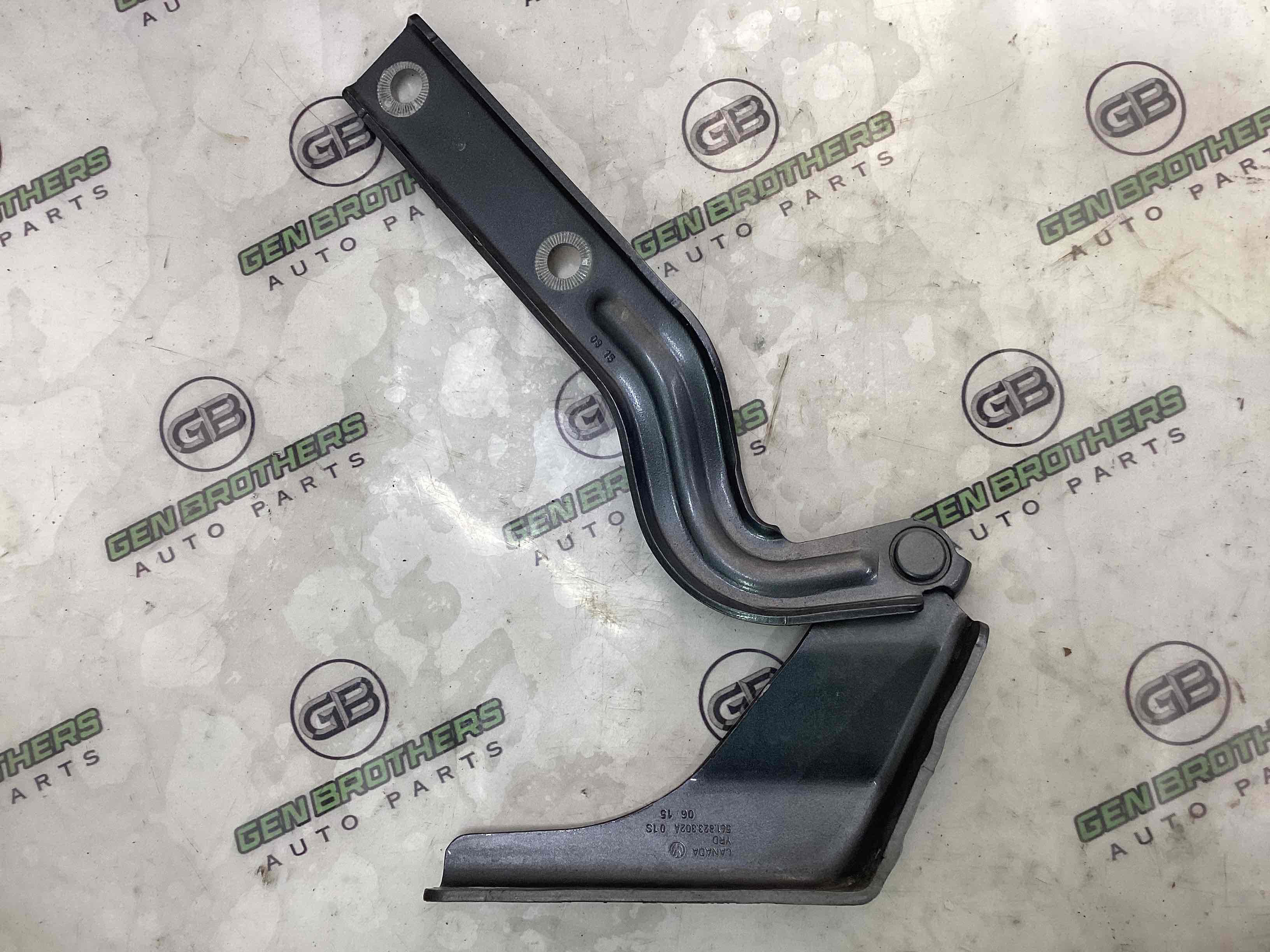 Петля капота, кронштейн капота