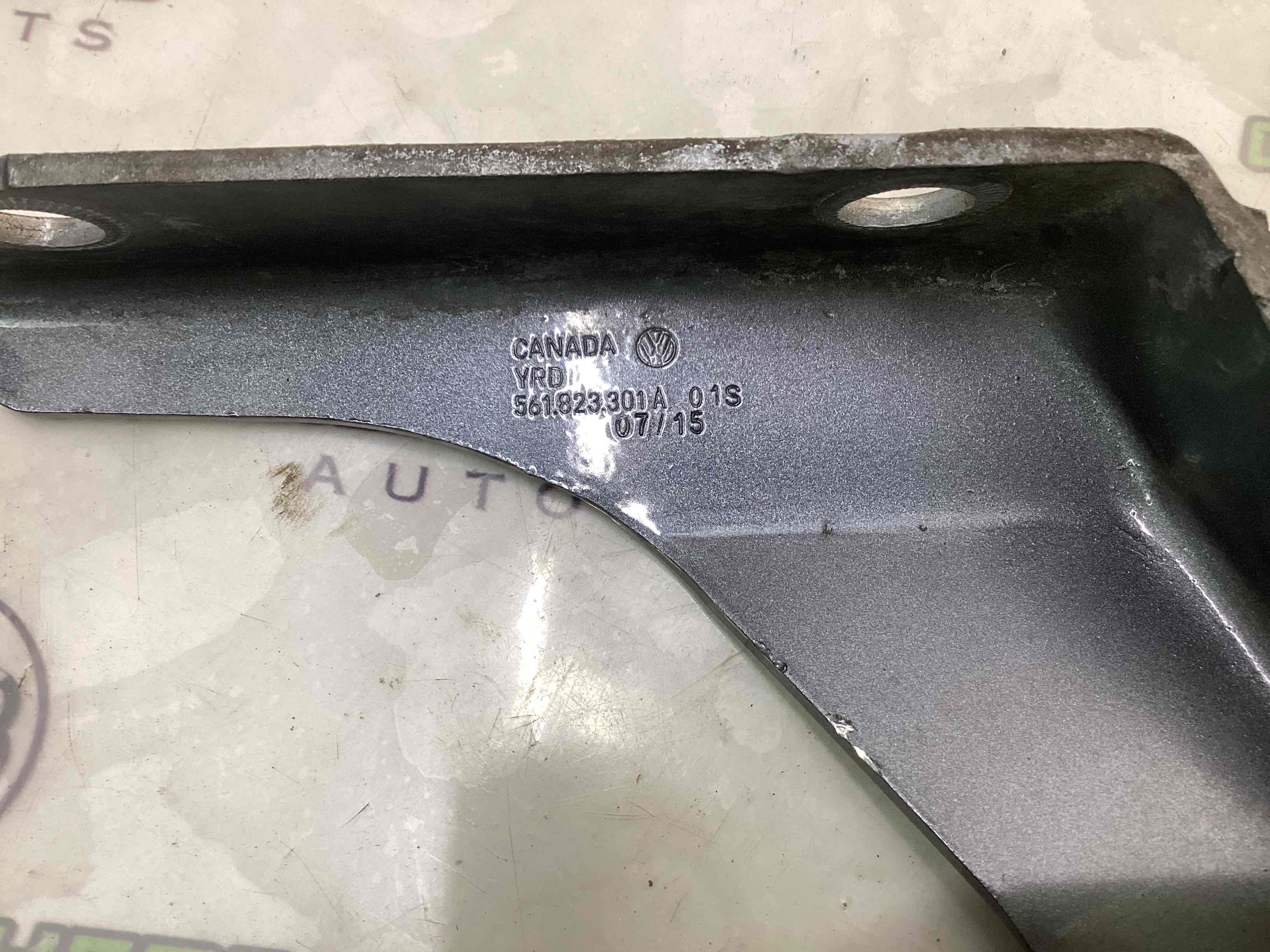 Петля капота, кронштейн капота