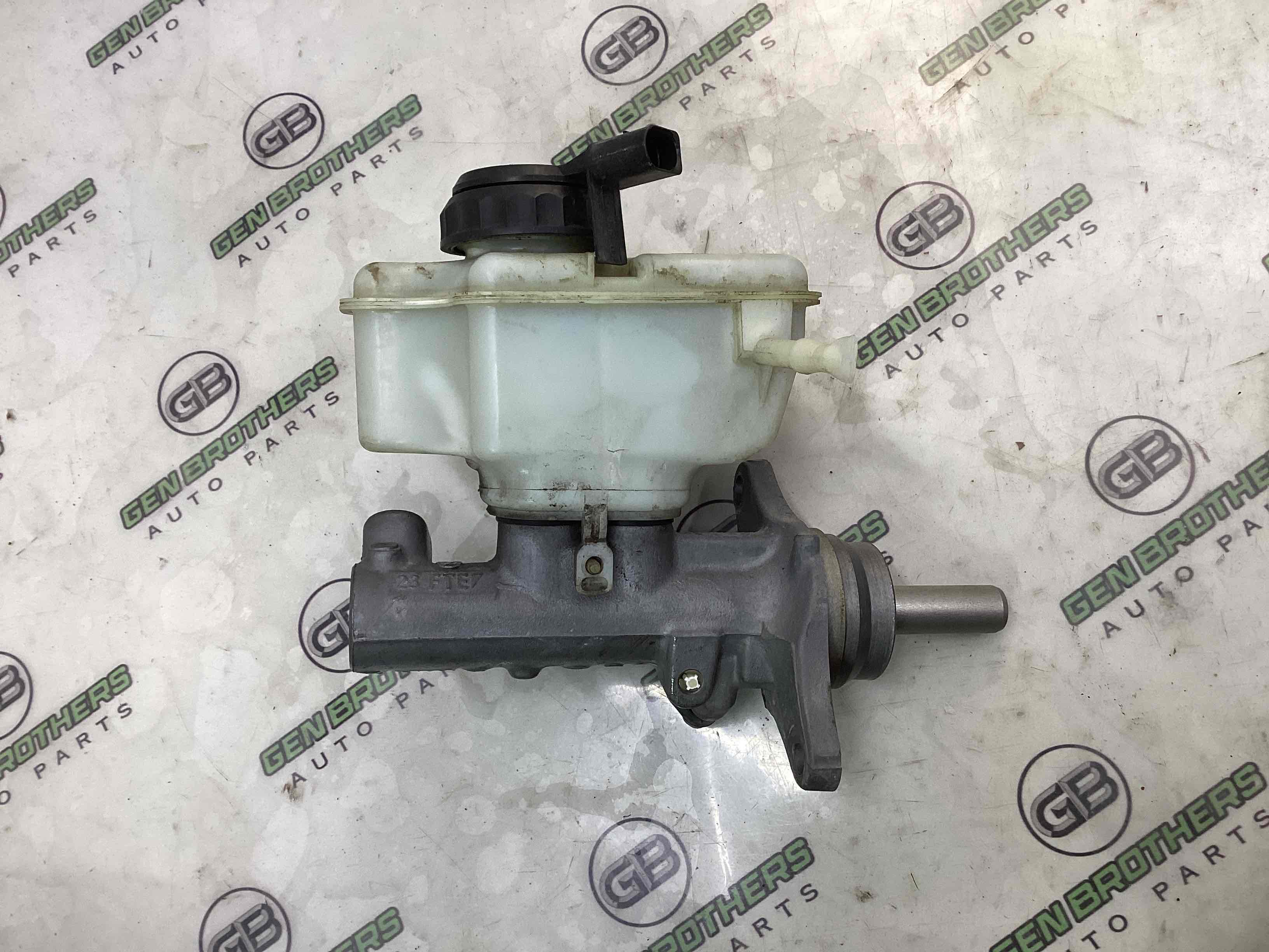 Циліндр гальмівний головний