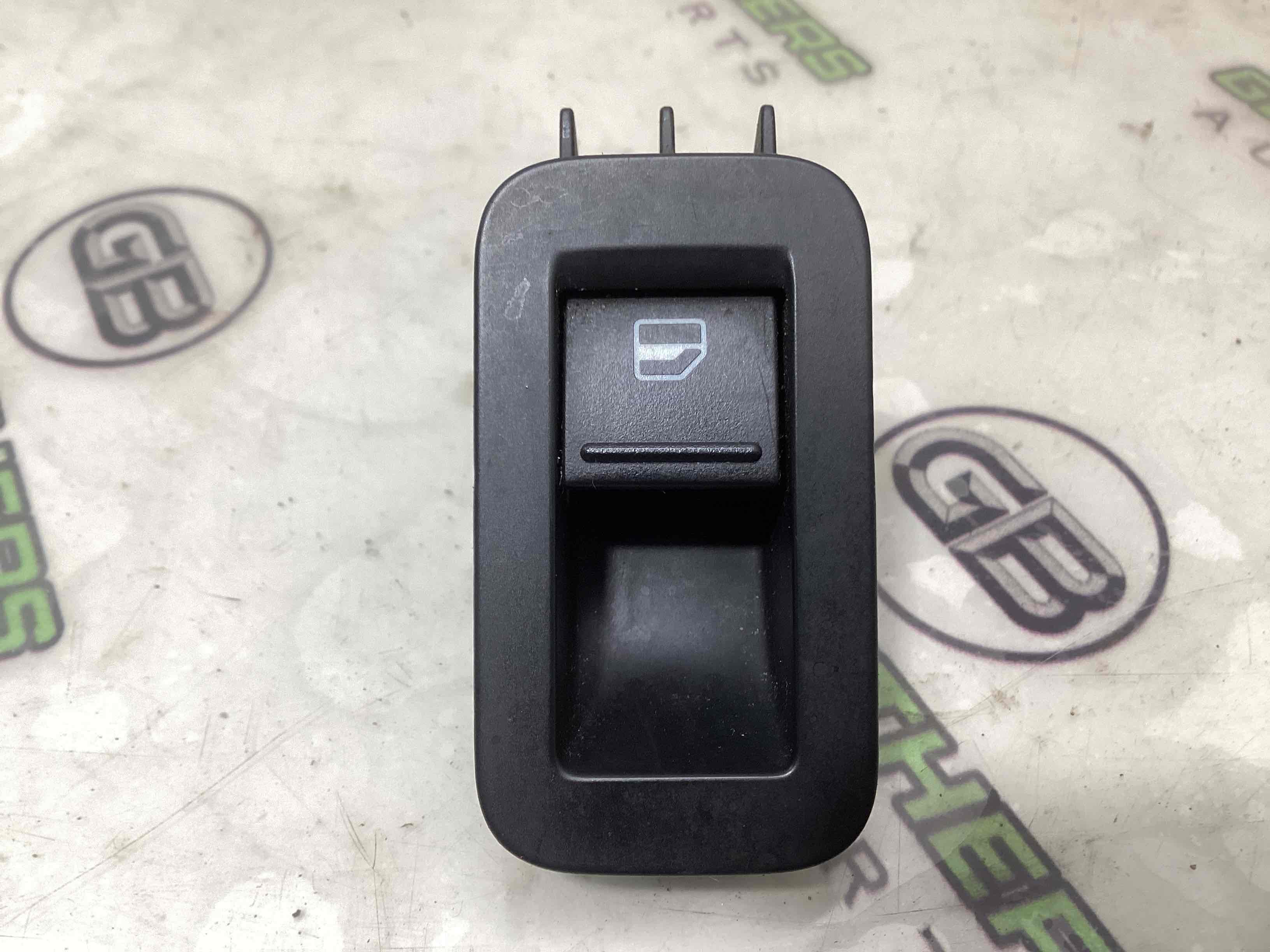 Кнопки керування склопідйомниками