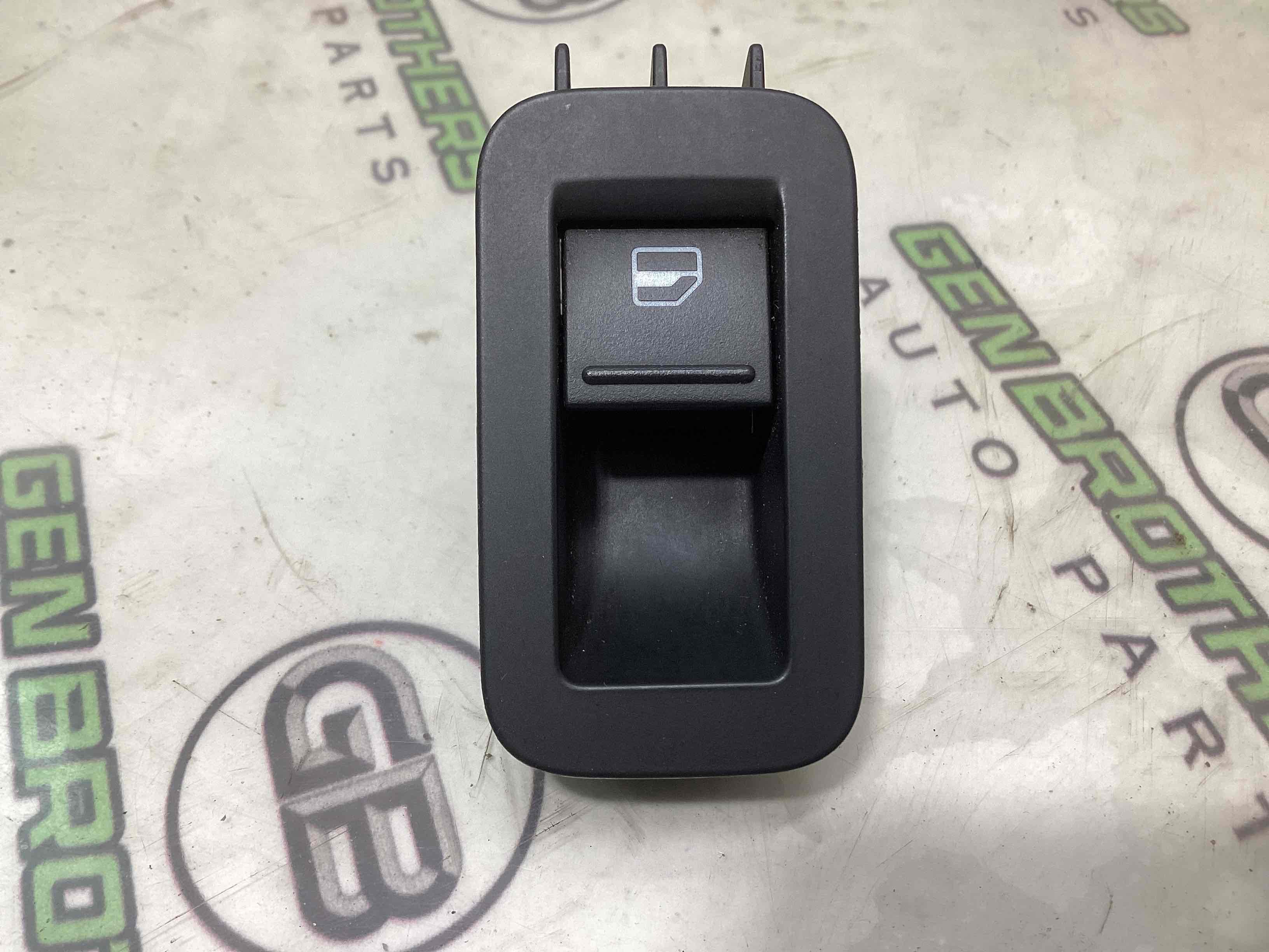 Кнопки керування склопідйомниками