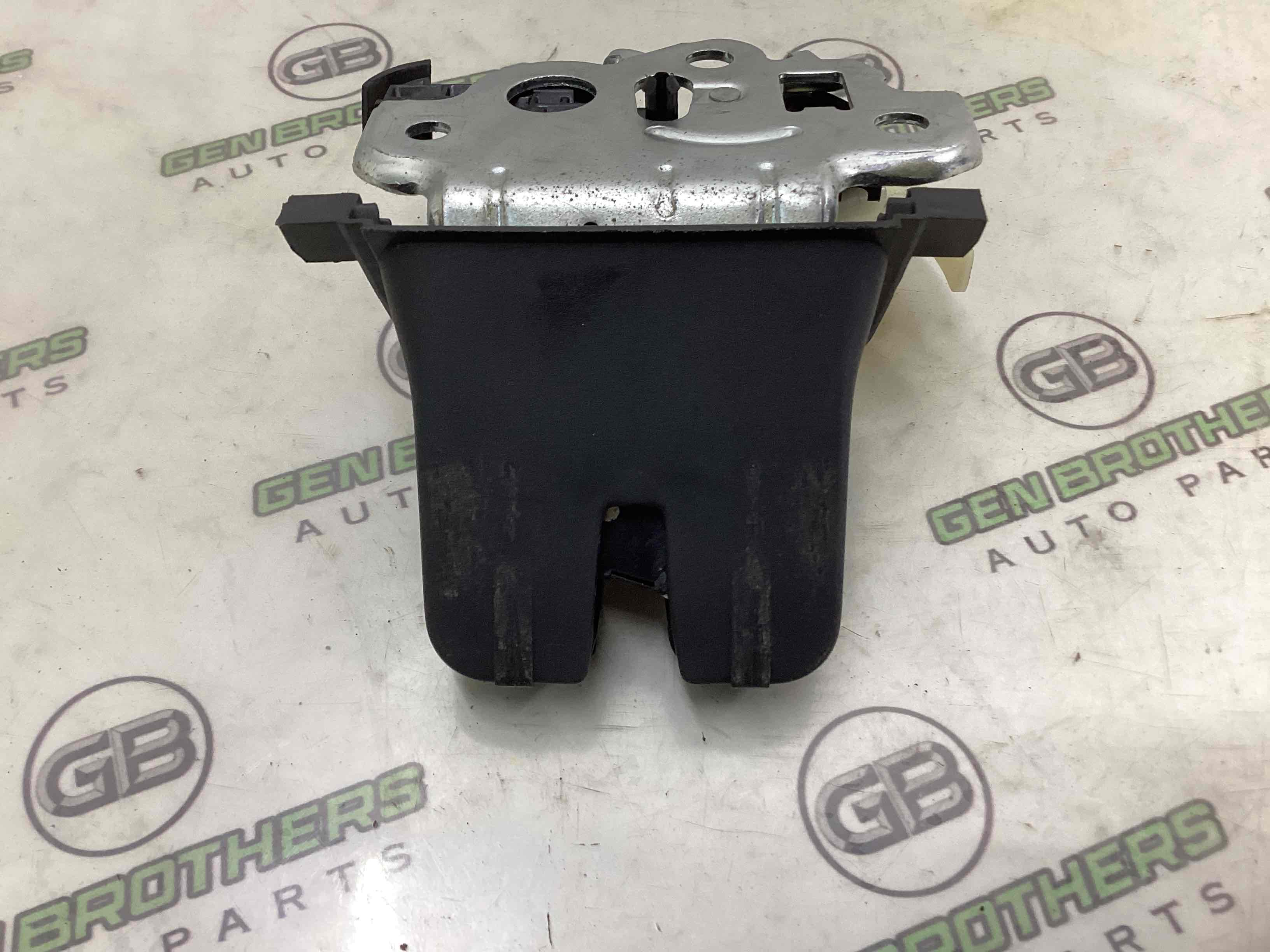 Замок багажника