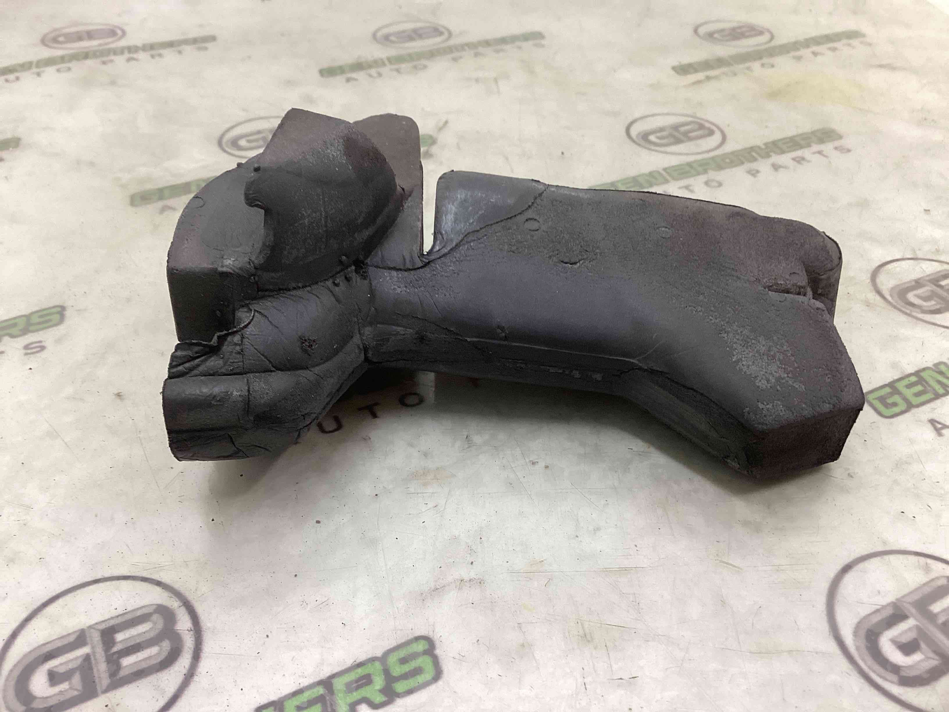 Ущільнювач капота, ізолятор, шуба