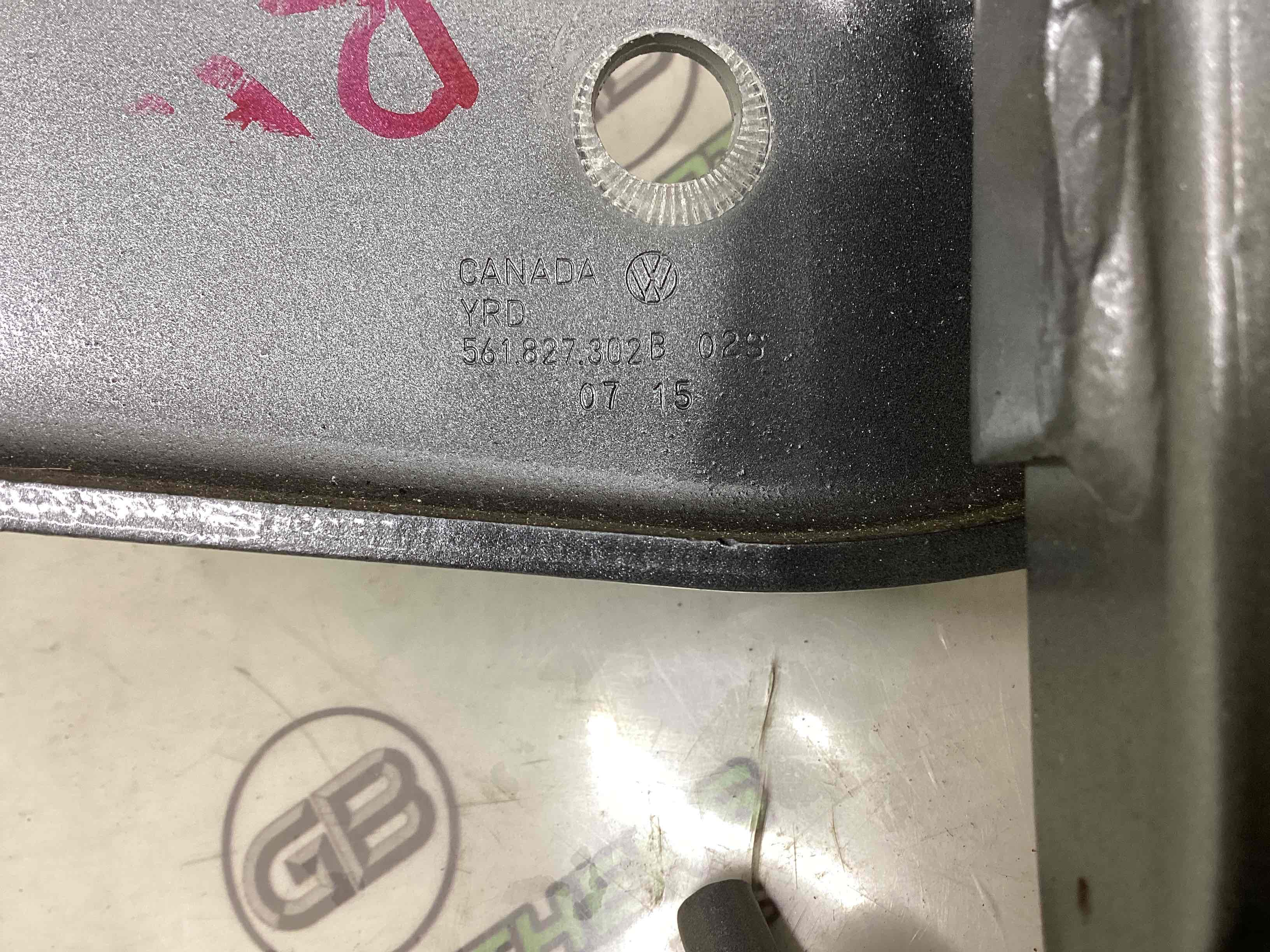 Петля кришки багажника, двері багажника