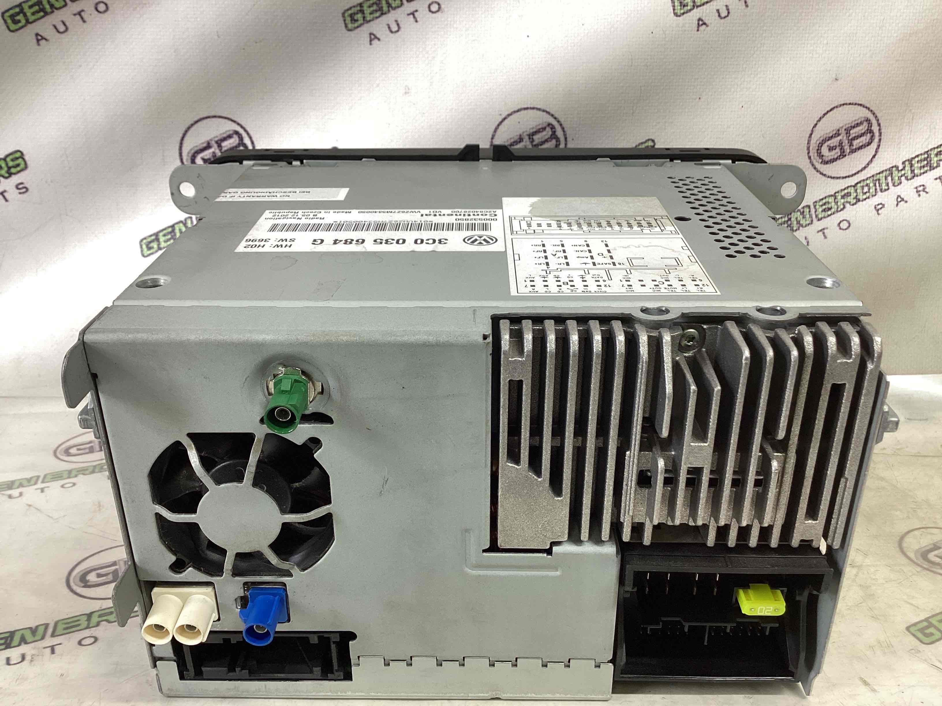 Блок радіо, зв'язку, магнітола, орган упр.