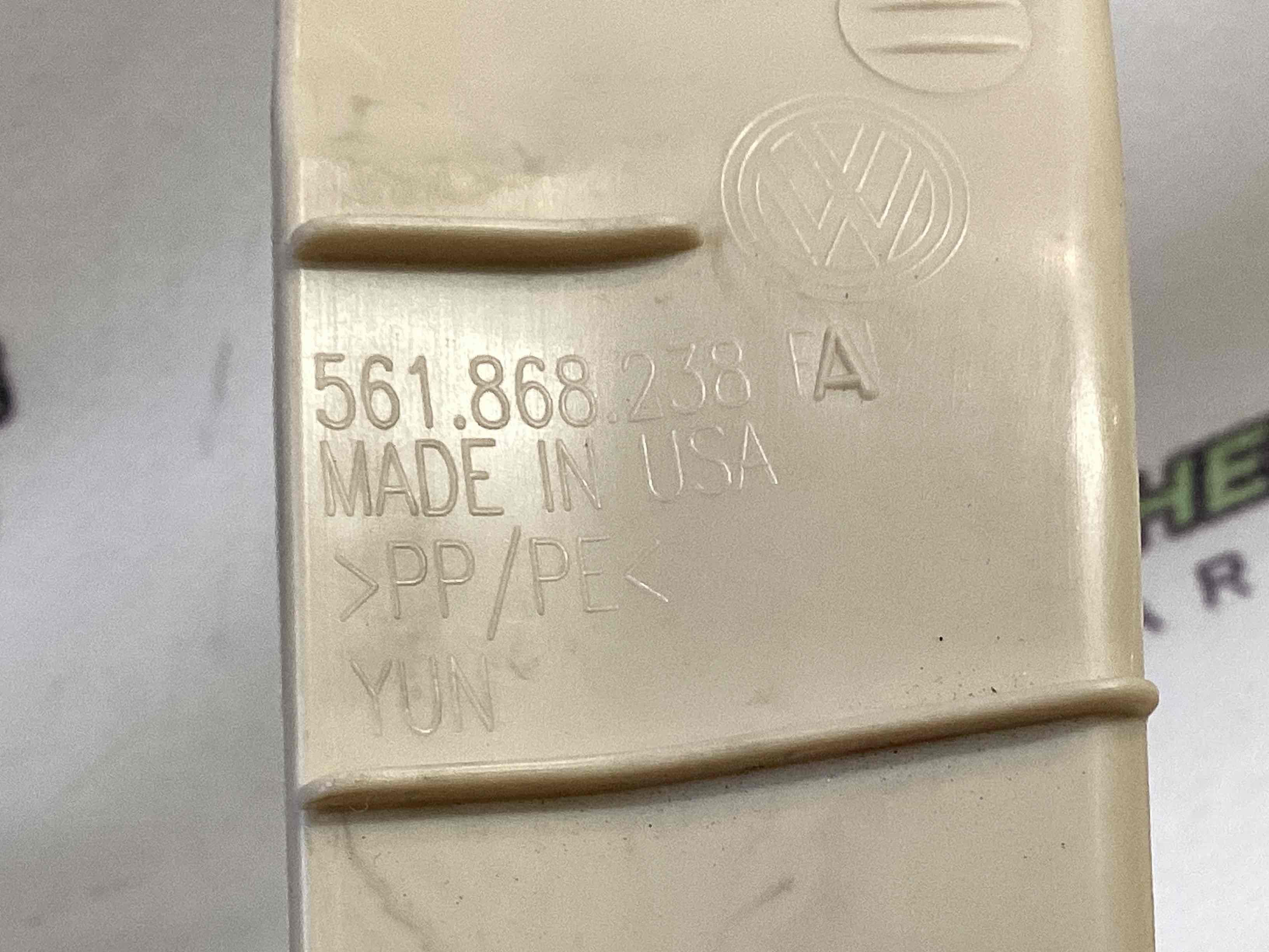 Обшивка передньої стійки права