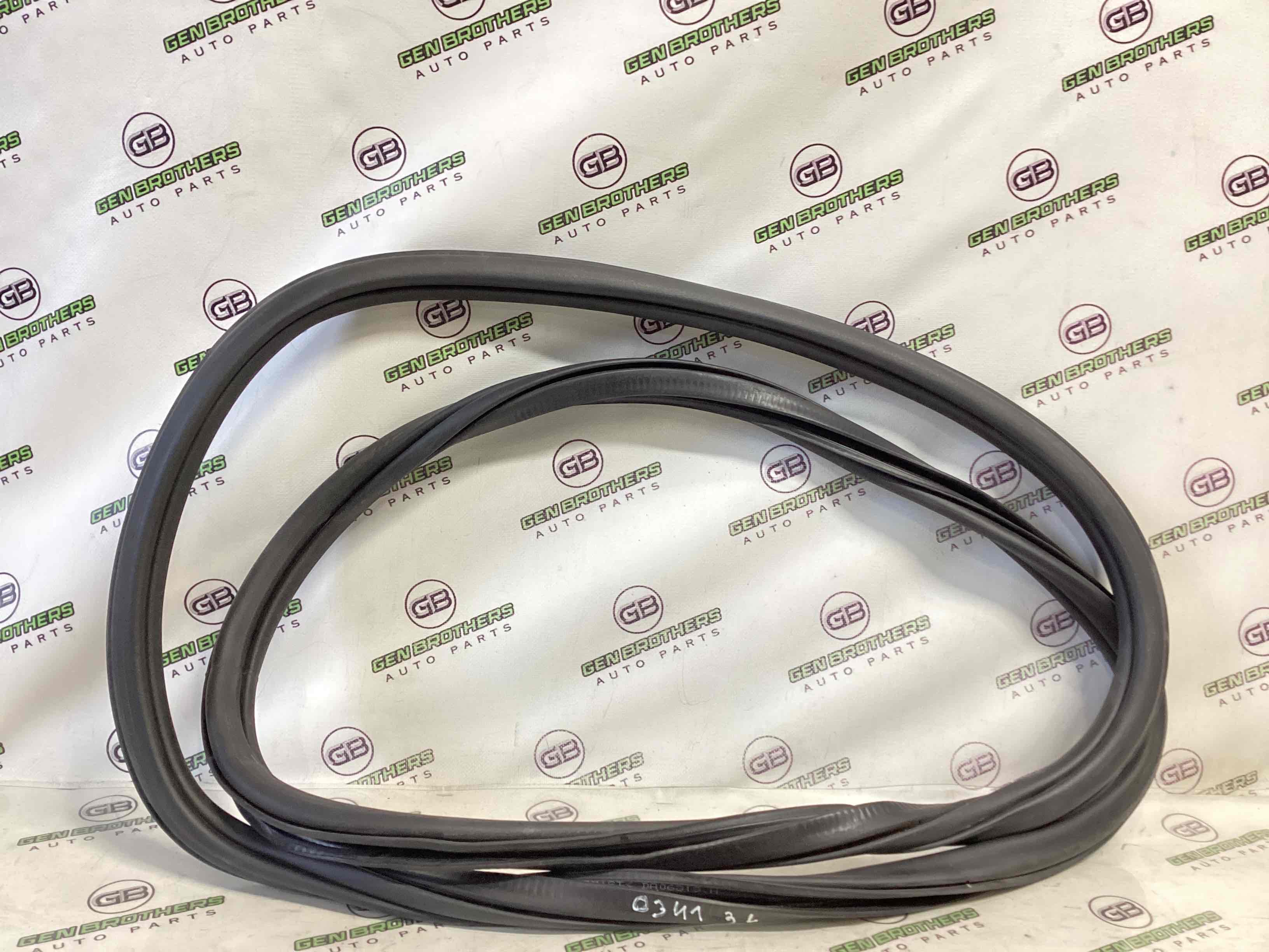 Ущільнювач скла, двері