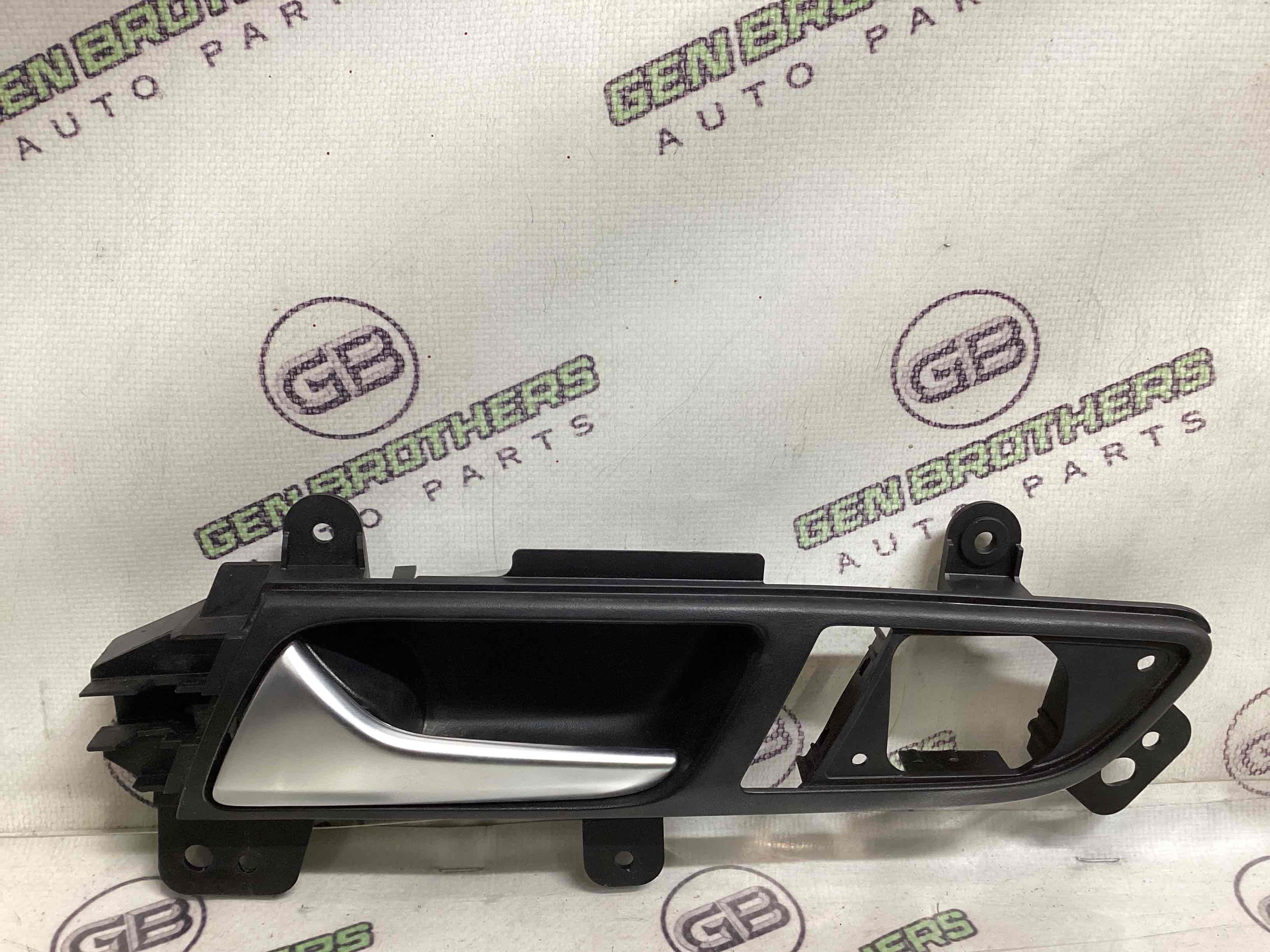 Ручка дверей салону внутрішня, поручень